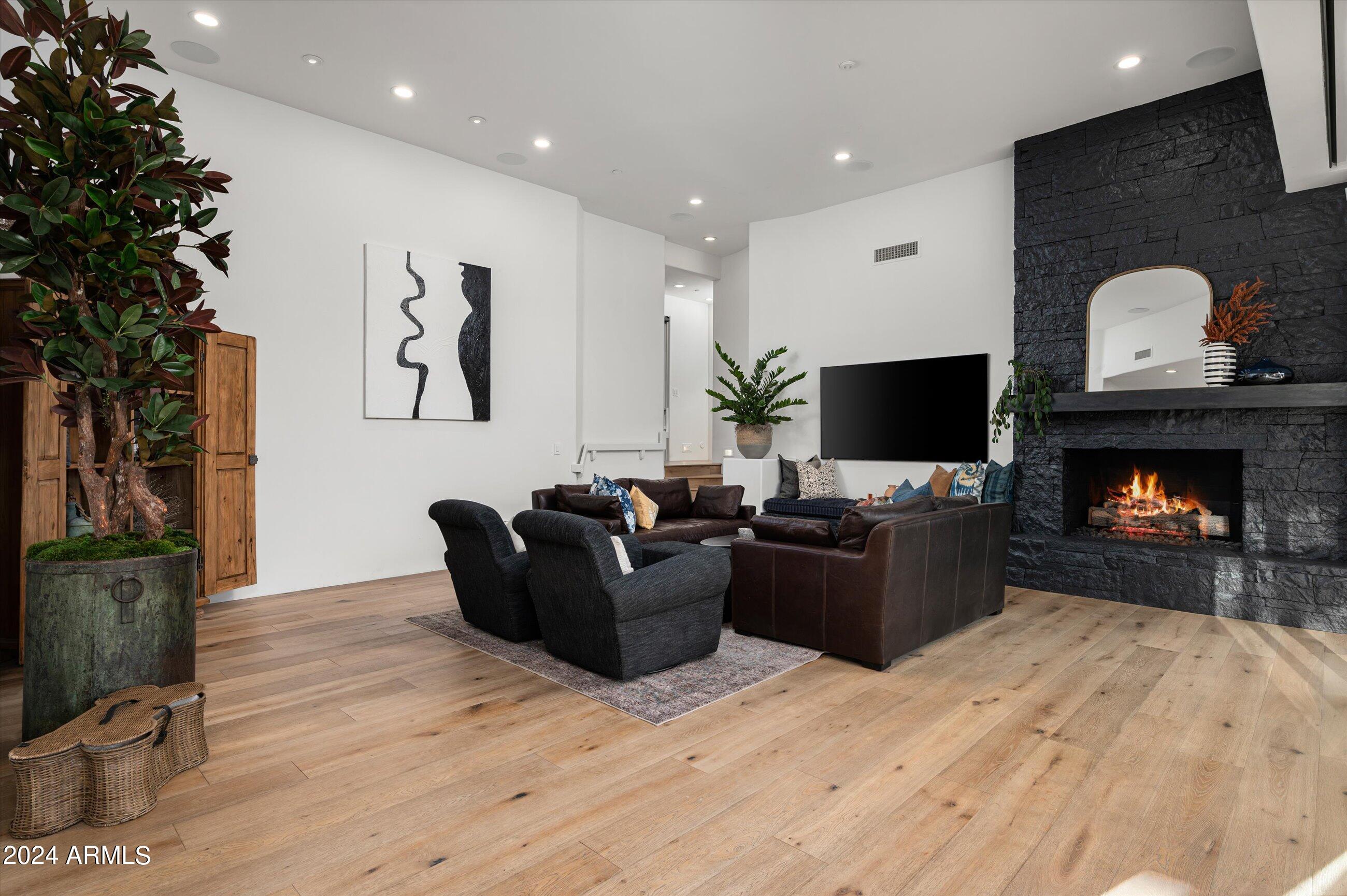 ESTANCIA - Residential