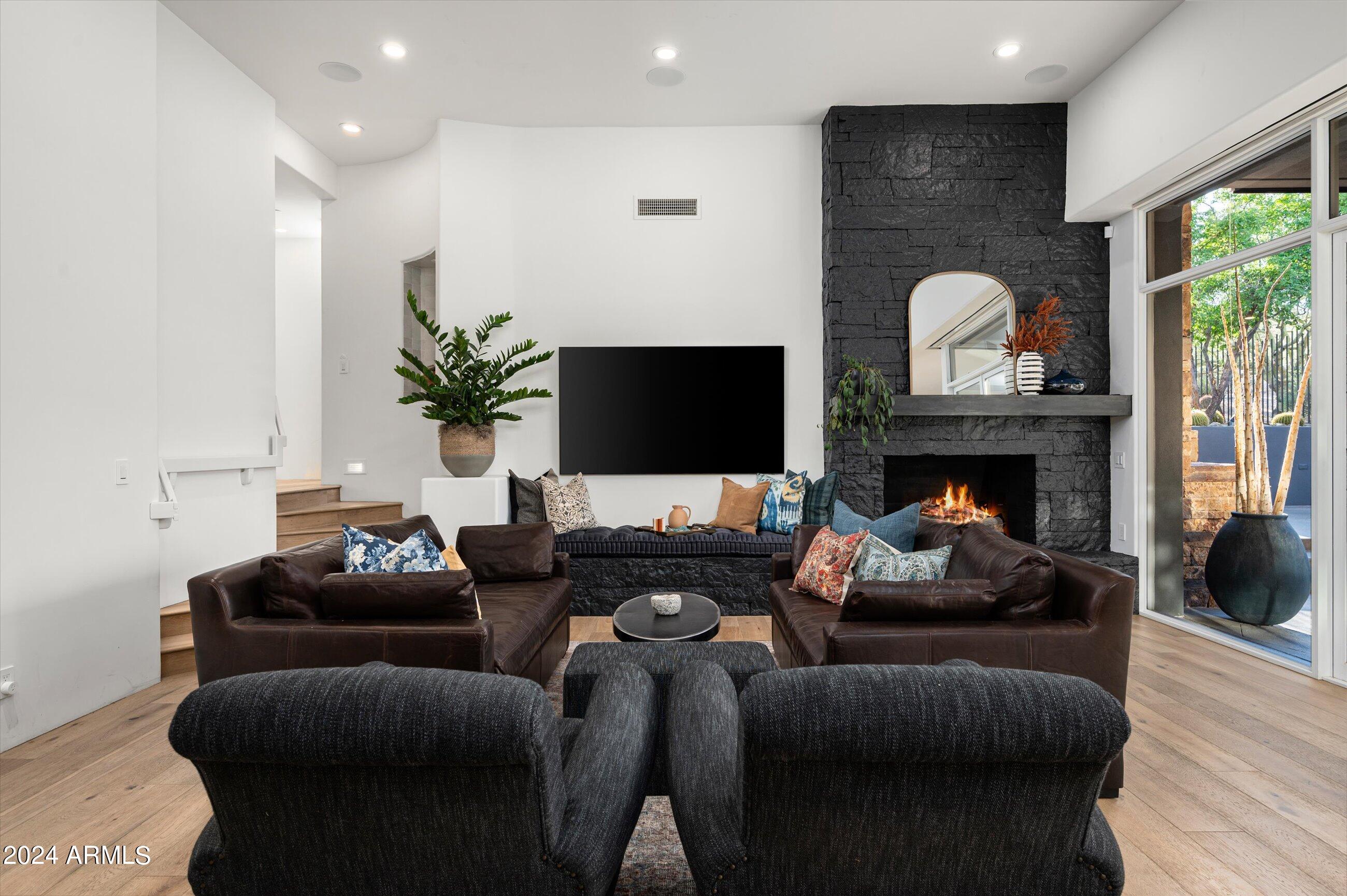 ESTANCIA - Residential