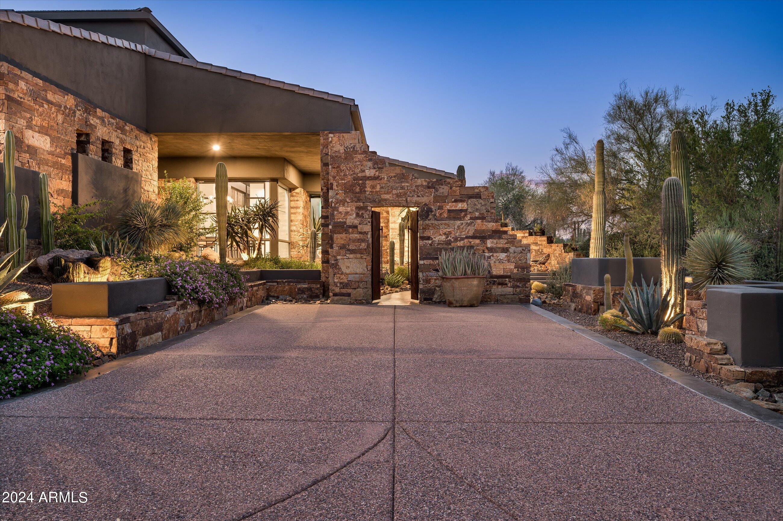 ESTANCIA - Residential