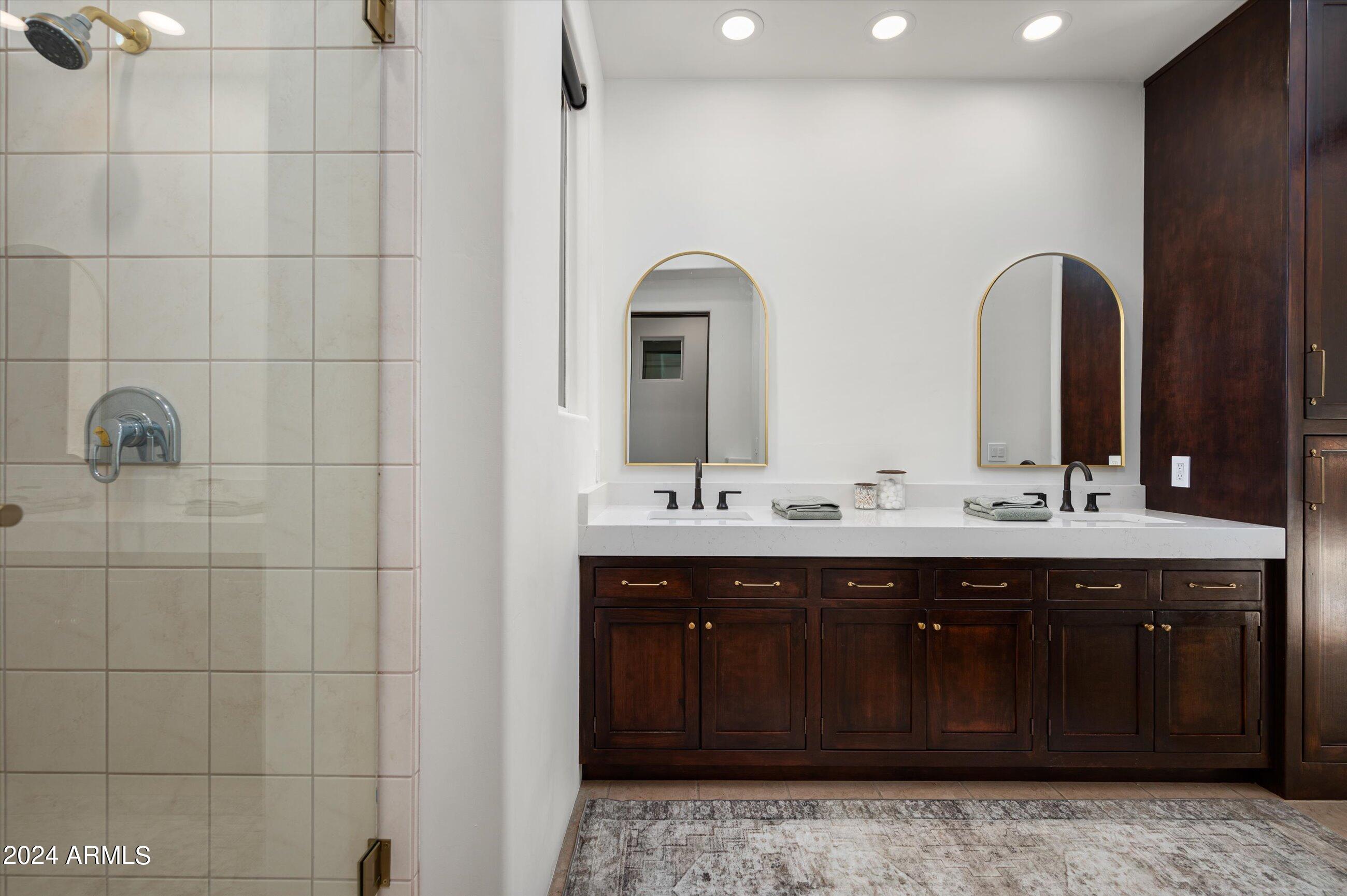 ESTANCIA - Residential
