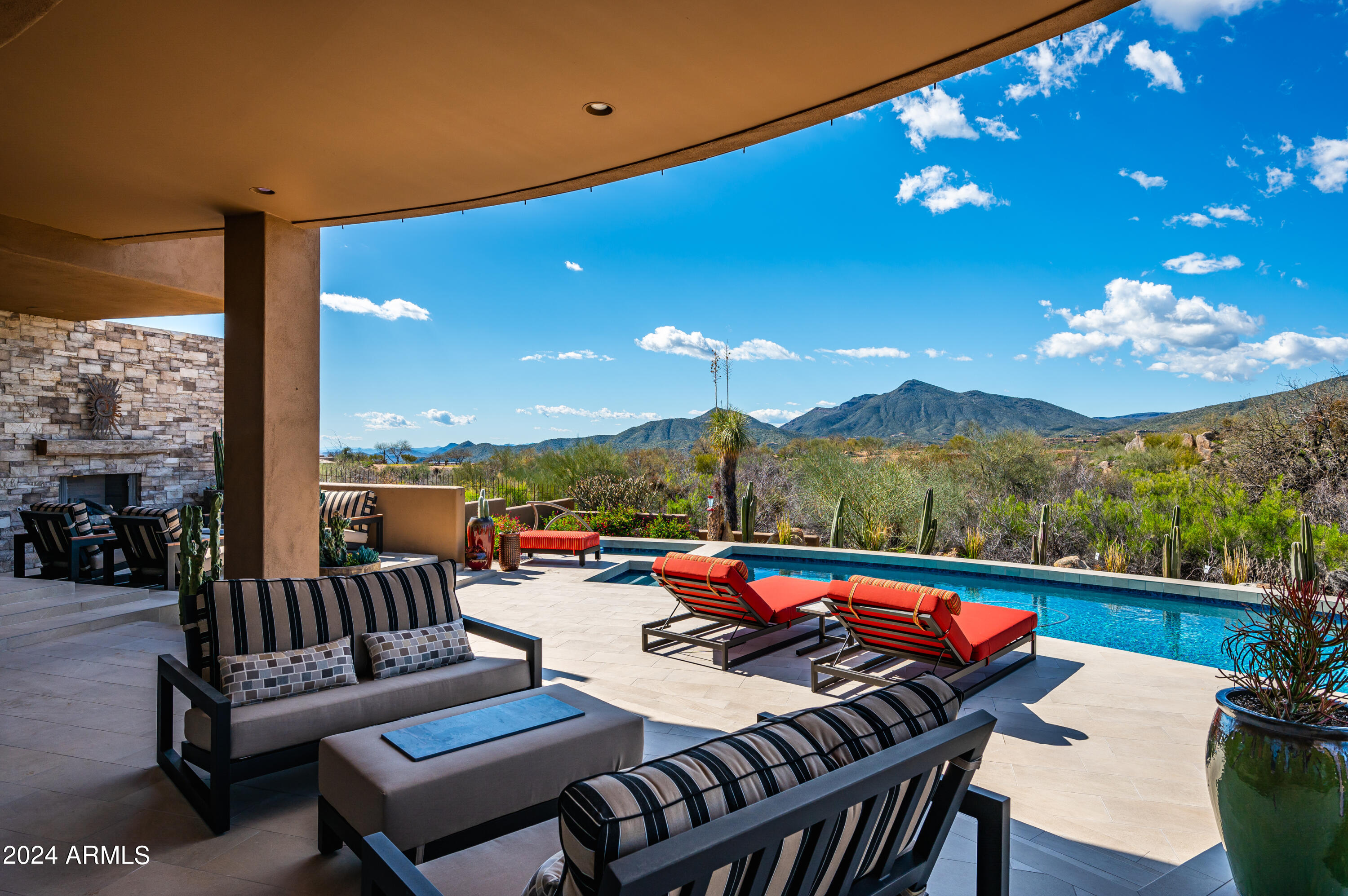 DESERT MOUNTAIN - Residential