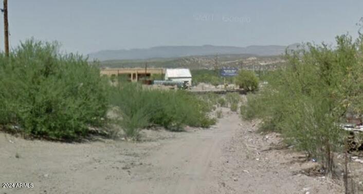 Located in the town of Mammoth, AZ. Please bring your surveyor.