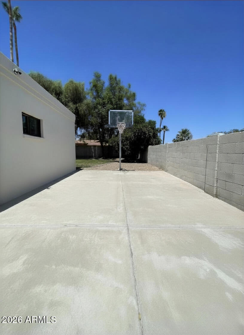 MINI-MOON ESTATES - Residential