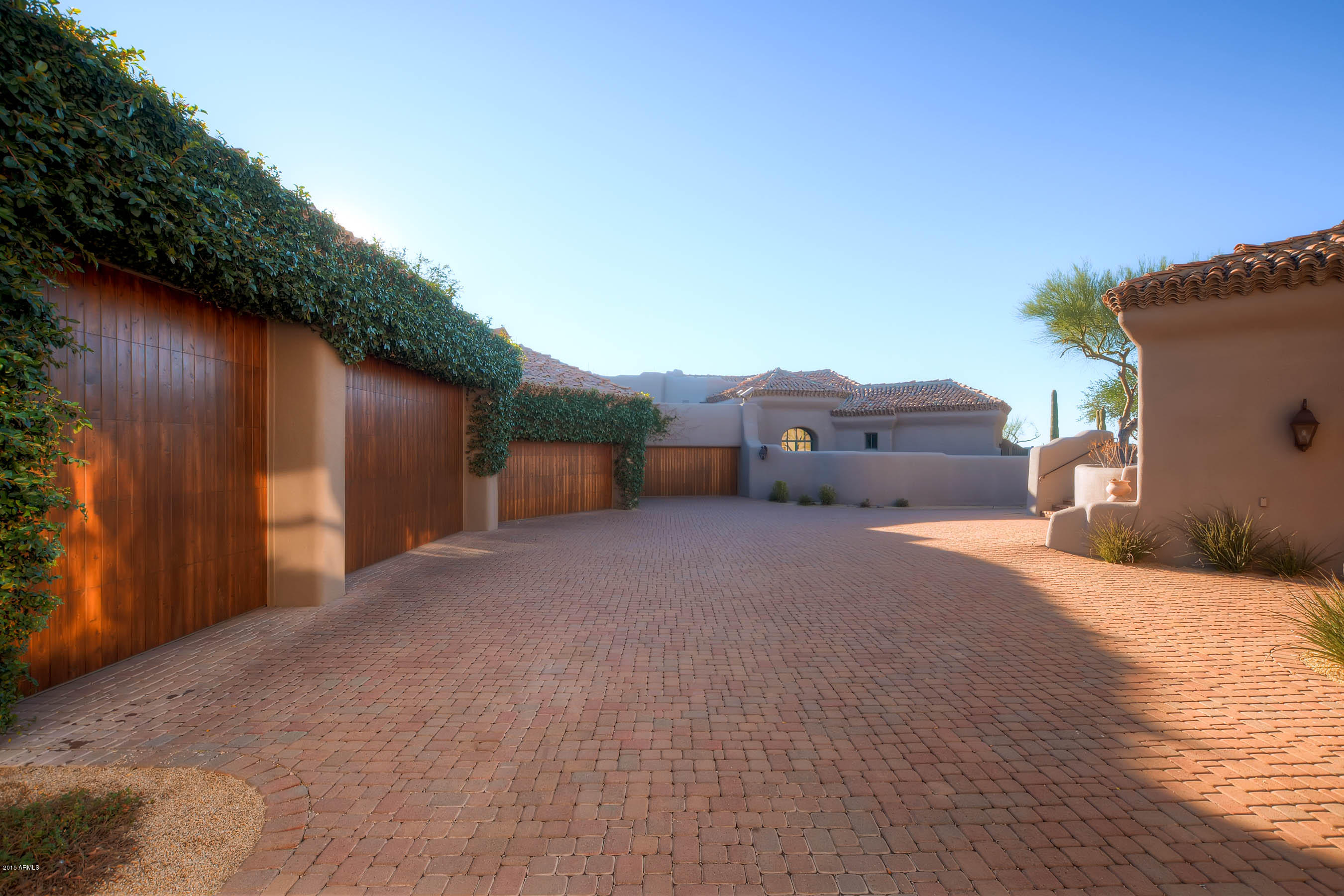 LAND DIVISION 9422 E HAPPY VALLEY RD SCOTTSDALE AZ
217-04-523, 217-04-524 - Residential