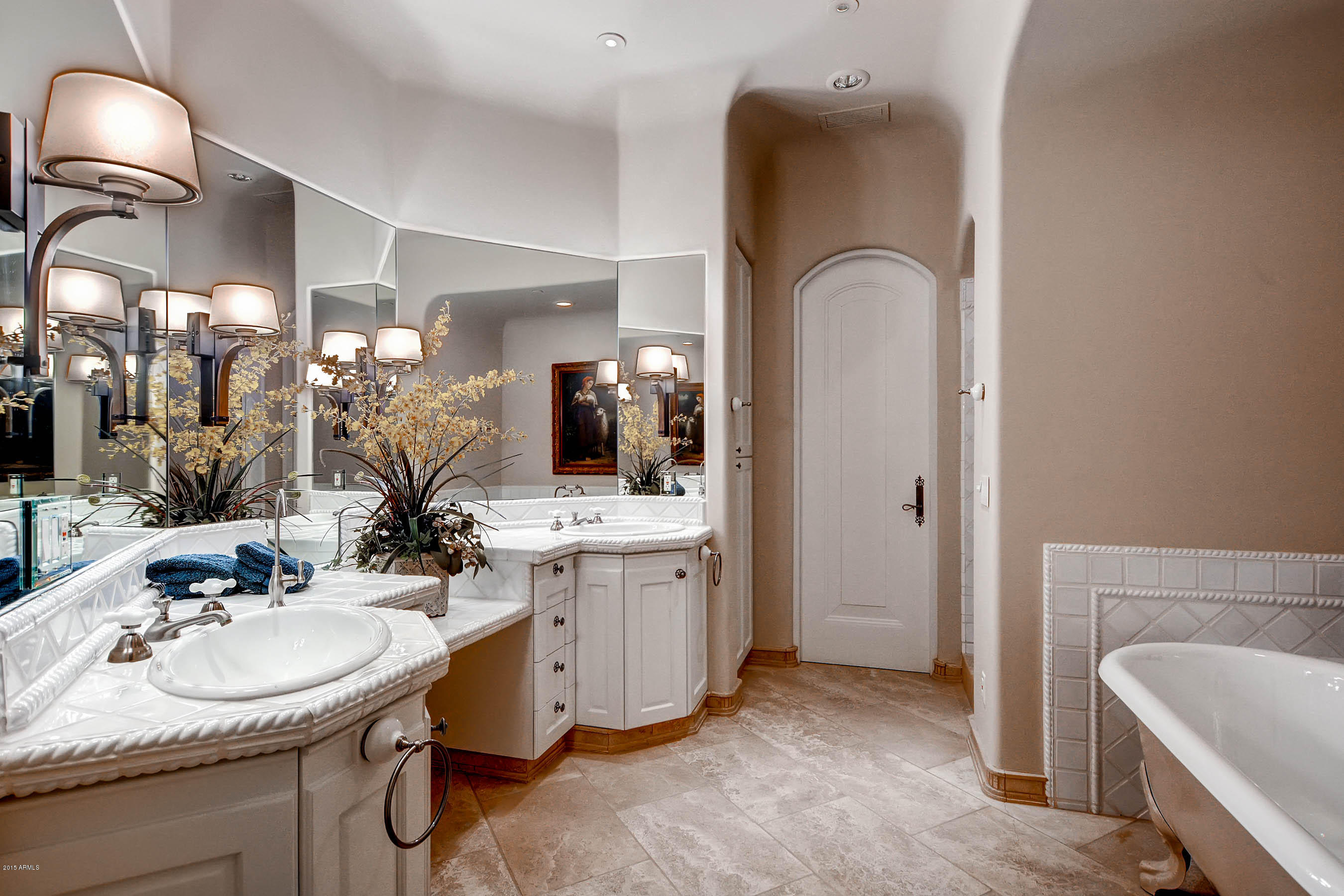 LAND DIVISION 9422 E HAPPY VALLEY RD SCOTTSDALE AZ
217-04-523, 217-04-524 - Residential