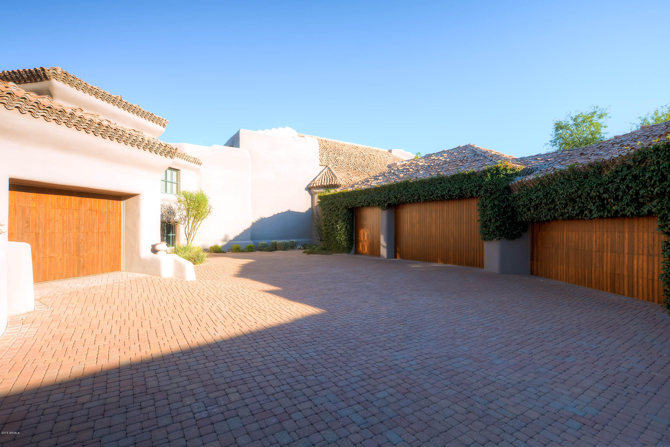 LAND DIVISION 9422 E HAPPY VALLEY RD SCOTTSDALE AZ
217-04-523, 217-04-524 - Residential