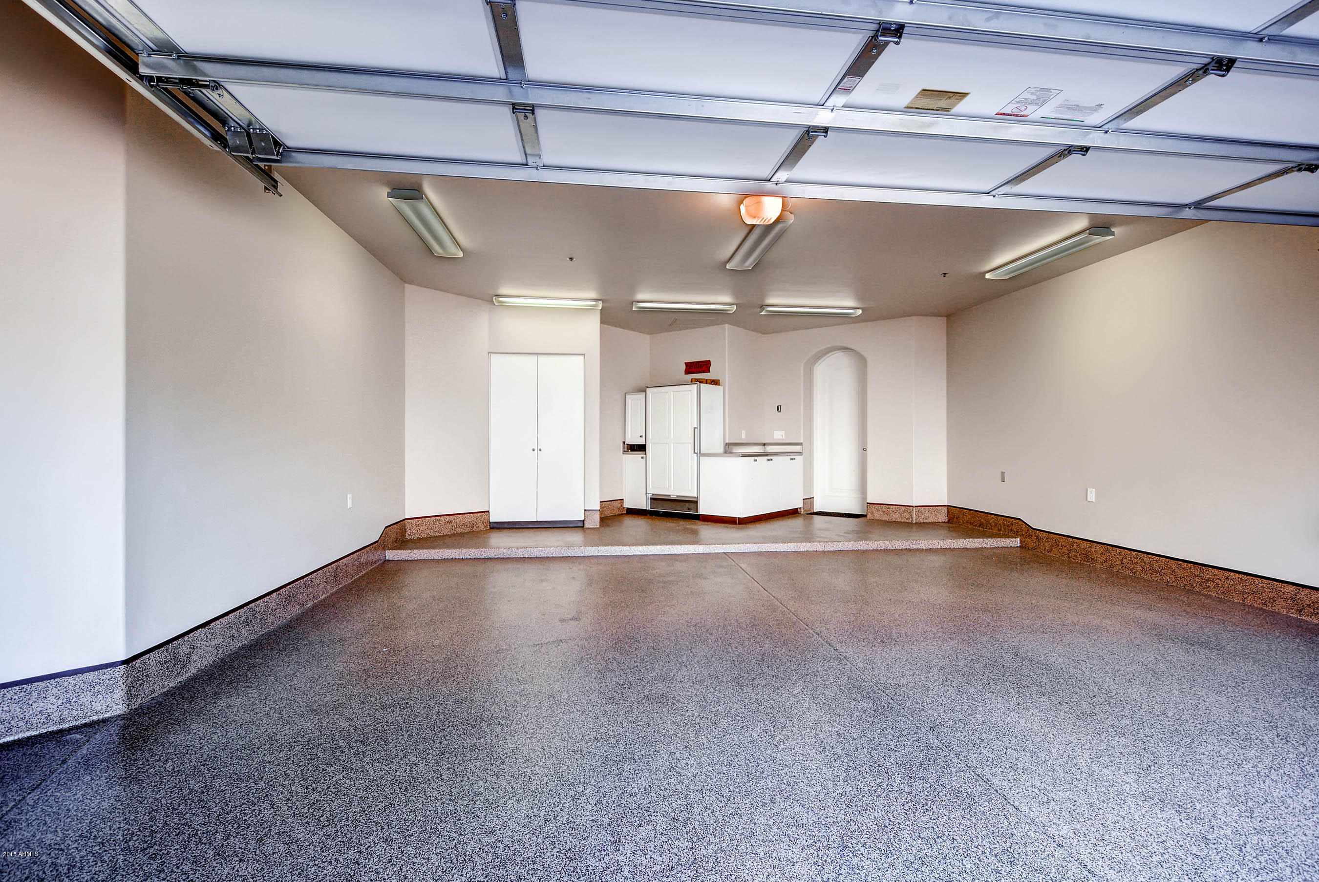 LAND DIVISION 9422 E HAPPY VALLEY RD SCOTTSDALE AZ
217-04-523, 217-04-524 - Residential
