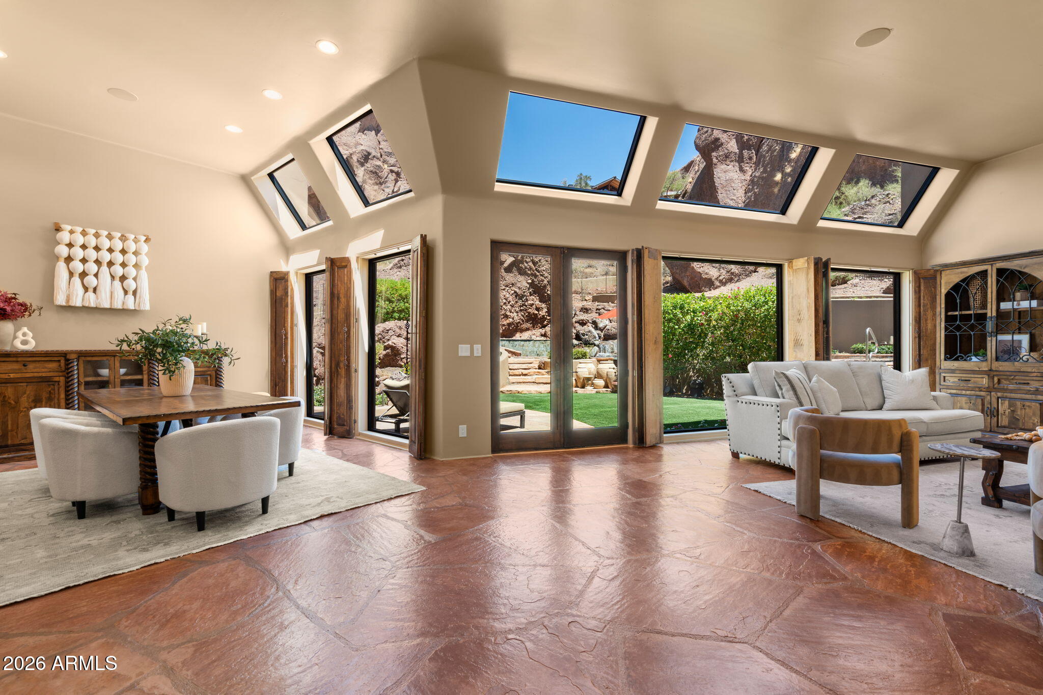 CAMELBACK CANYON - Residential