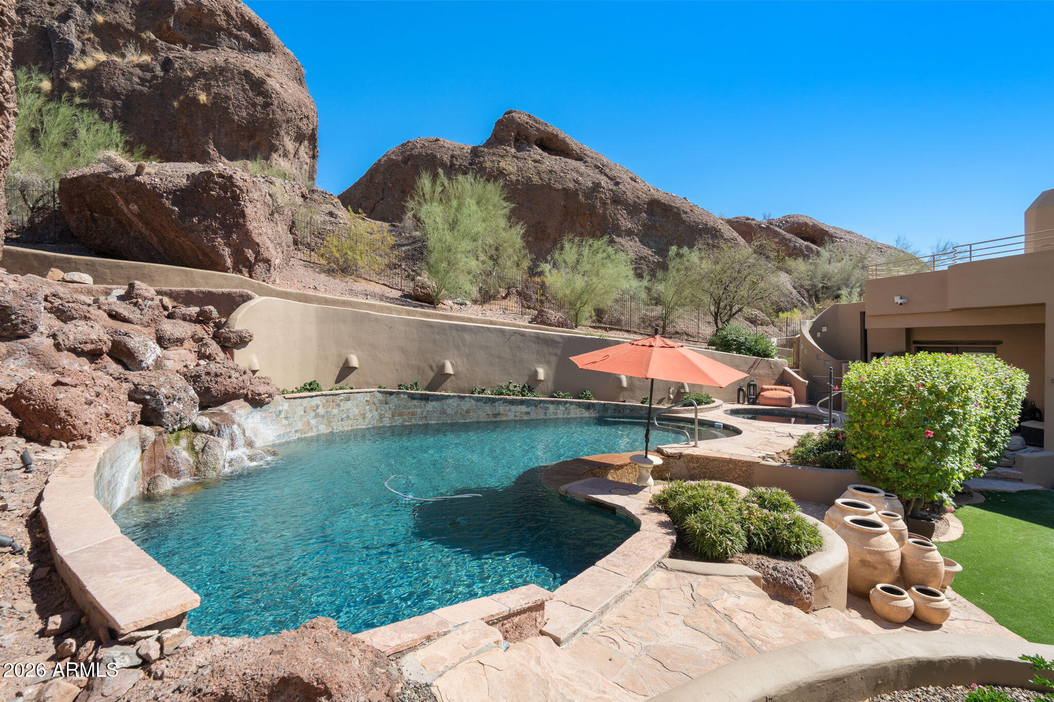 CAMELBACK CANYON - Residential