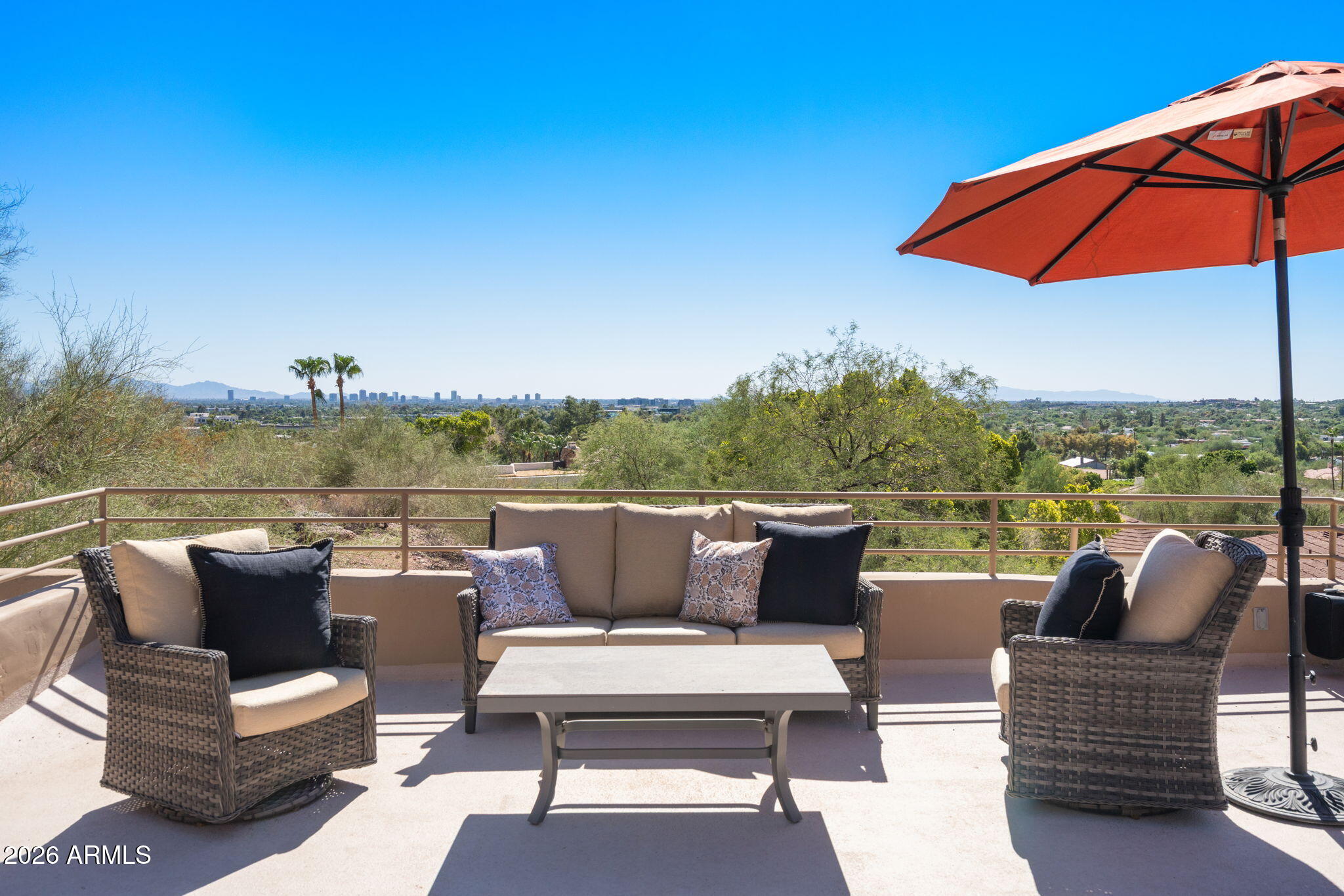 CAMELBACK CANYON - Residential