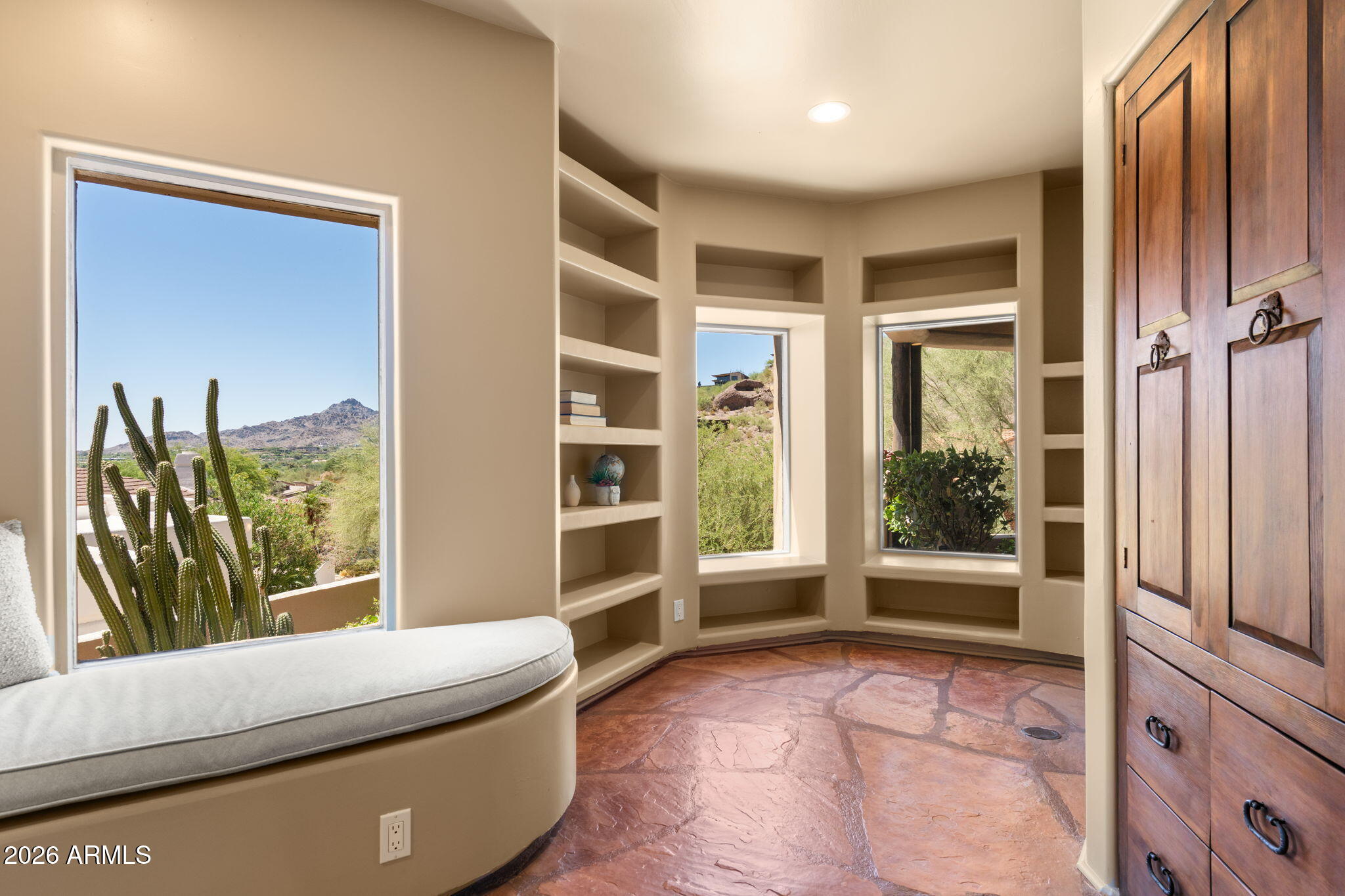 CAMELBACK CANYON - Residential