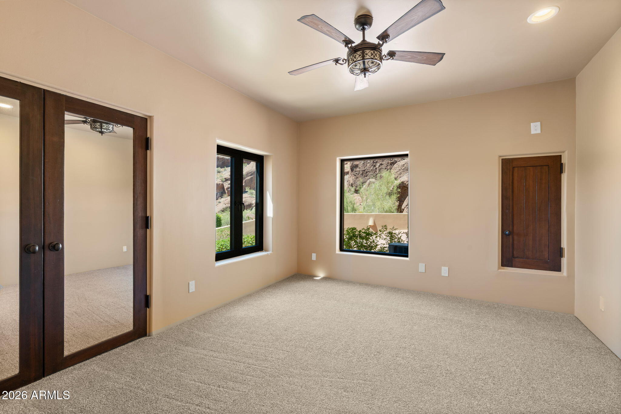 CAMELBACK CANYON - Residential