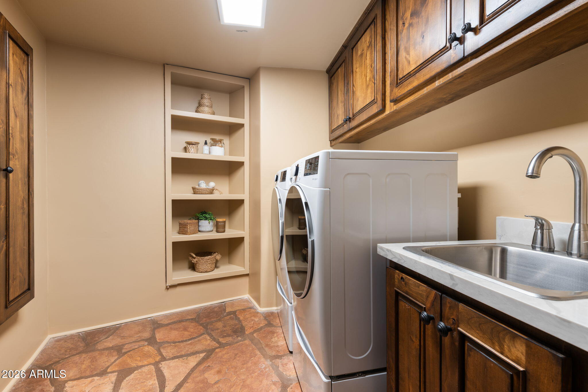 CAMELBACK CANYON - Residential
