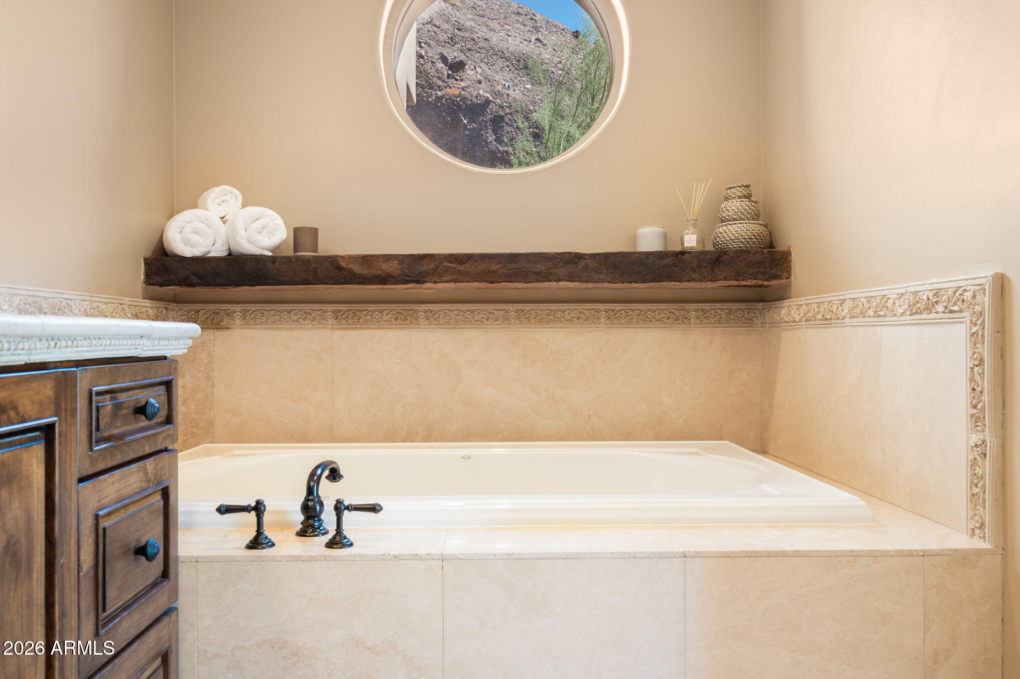 CAMELBACK CANYON - Residential
