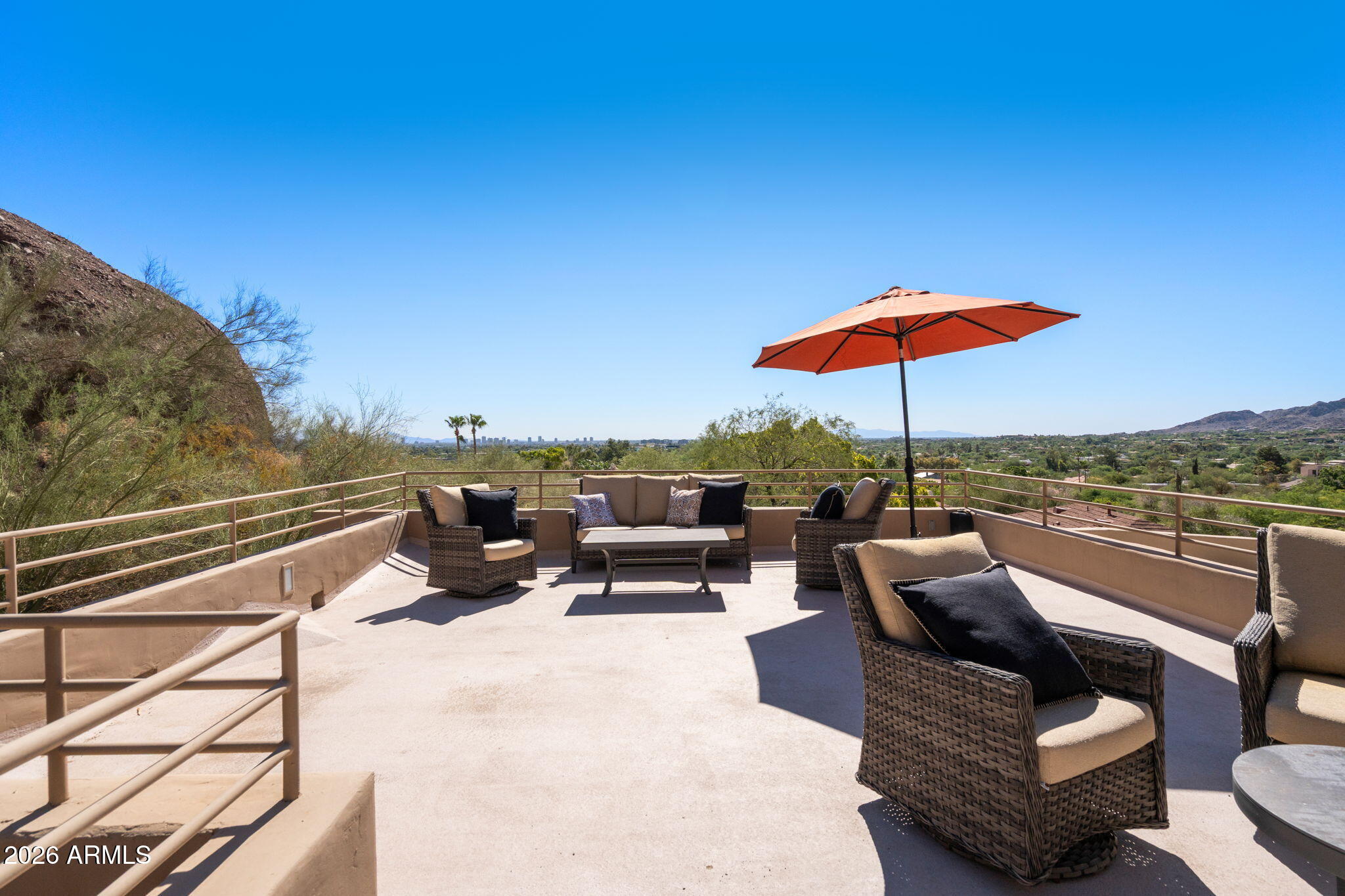 CAMELBACK CANYON - Residential