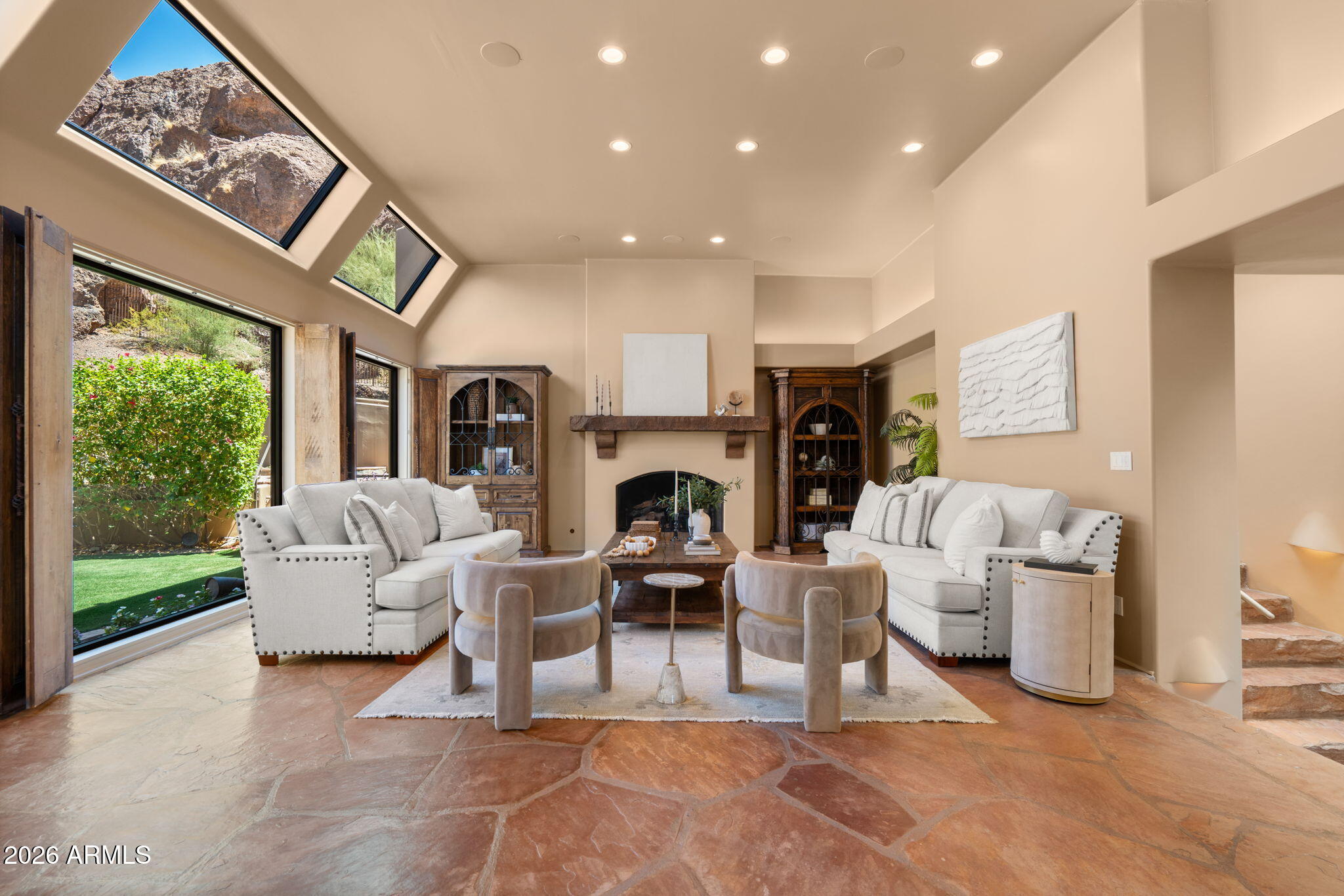 CAMELBACK CANYON - Residential