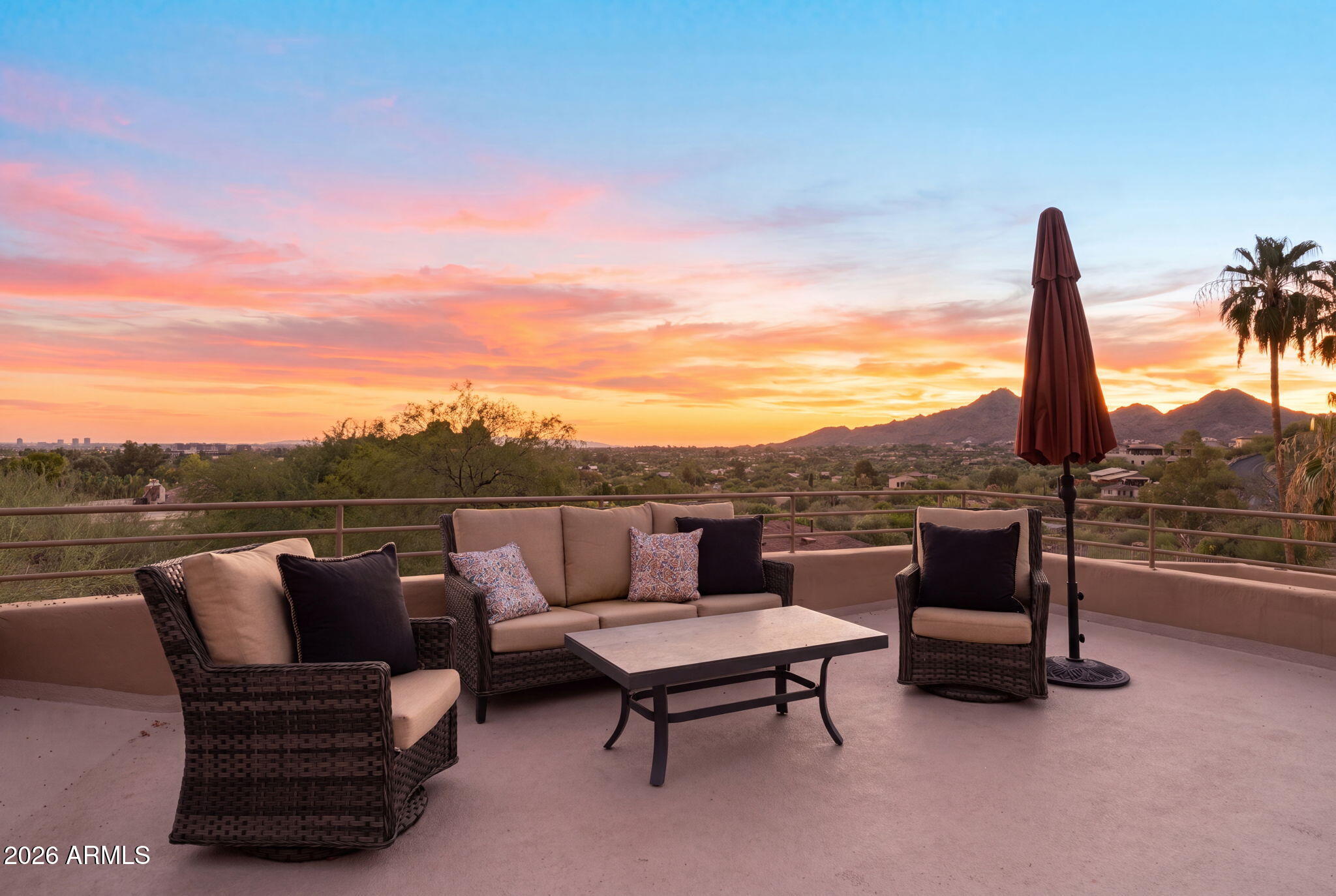 CAMELBACK CANYON - Residential