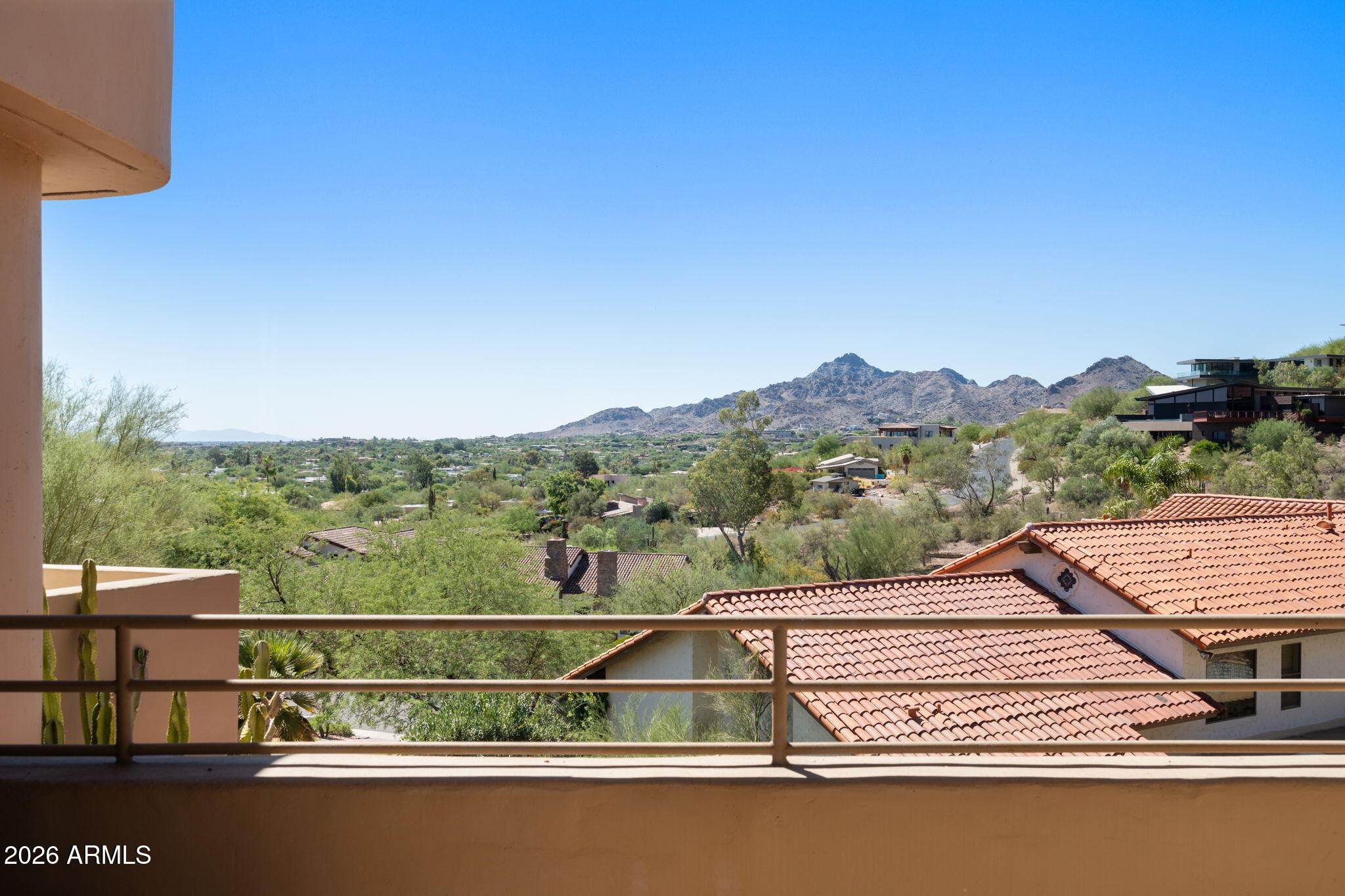 CAMELBACK CANYON - Residential