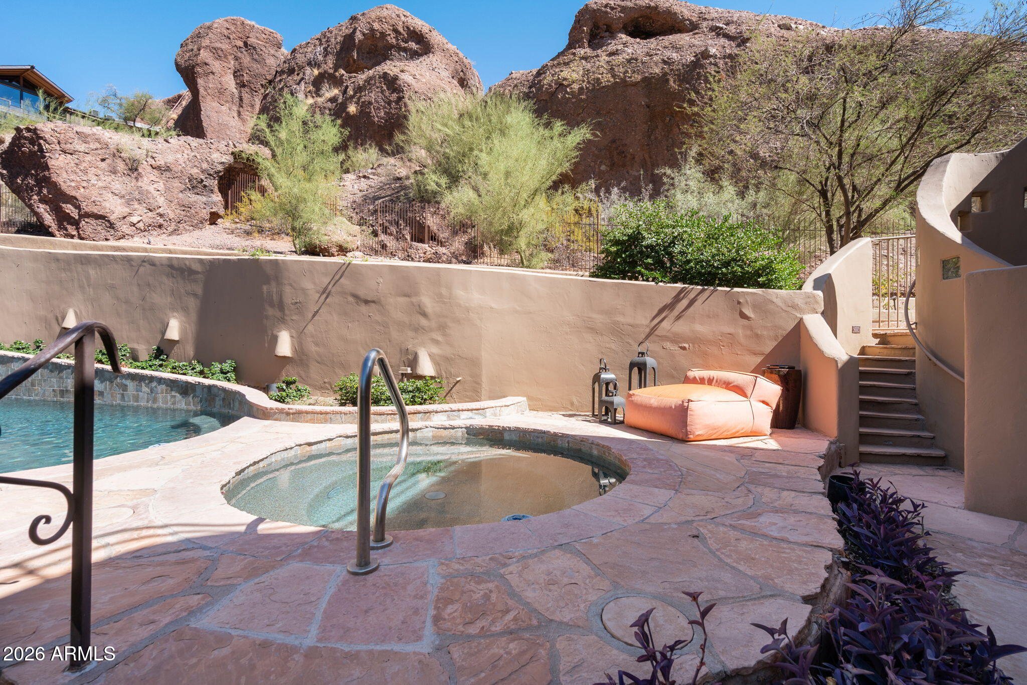 CAMELBACK CANYON - Residential