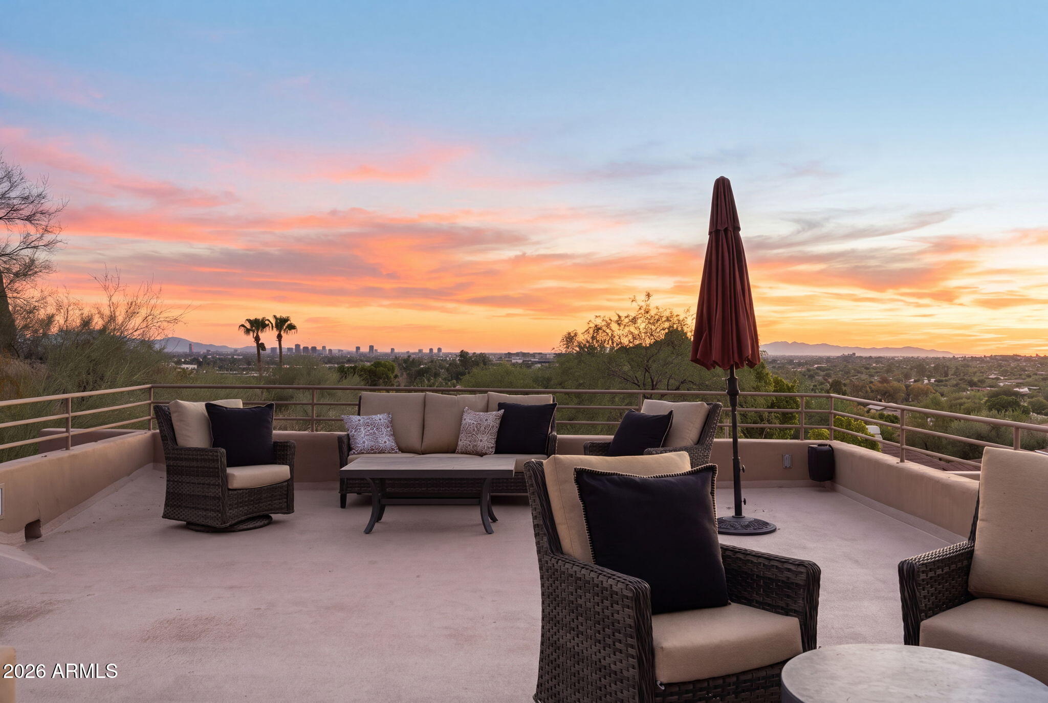 CAMELBACK CANYON - Residential