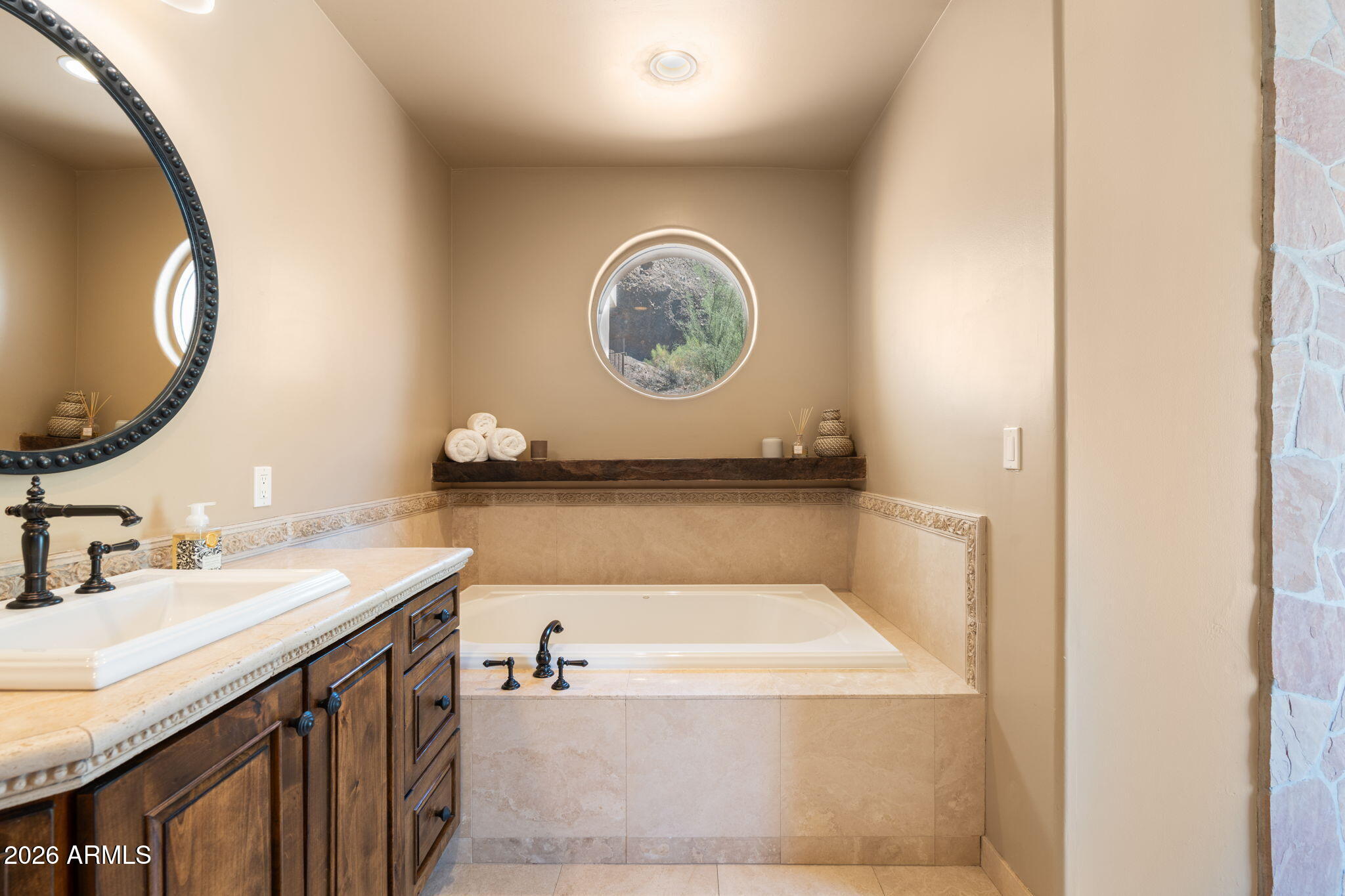 CAMELBACK CANYON - Residential
