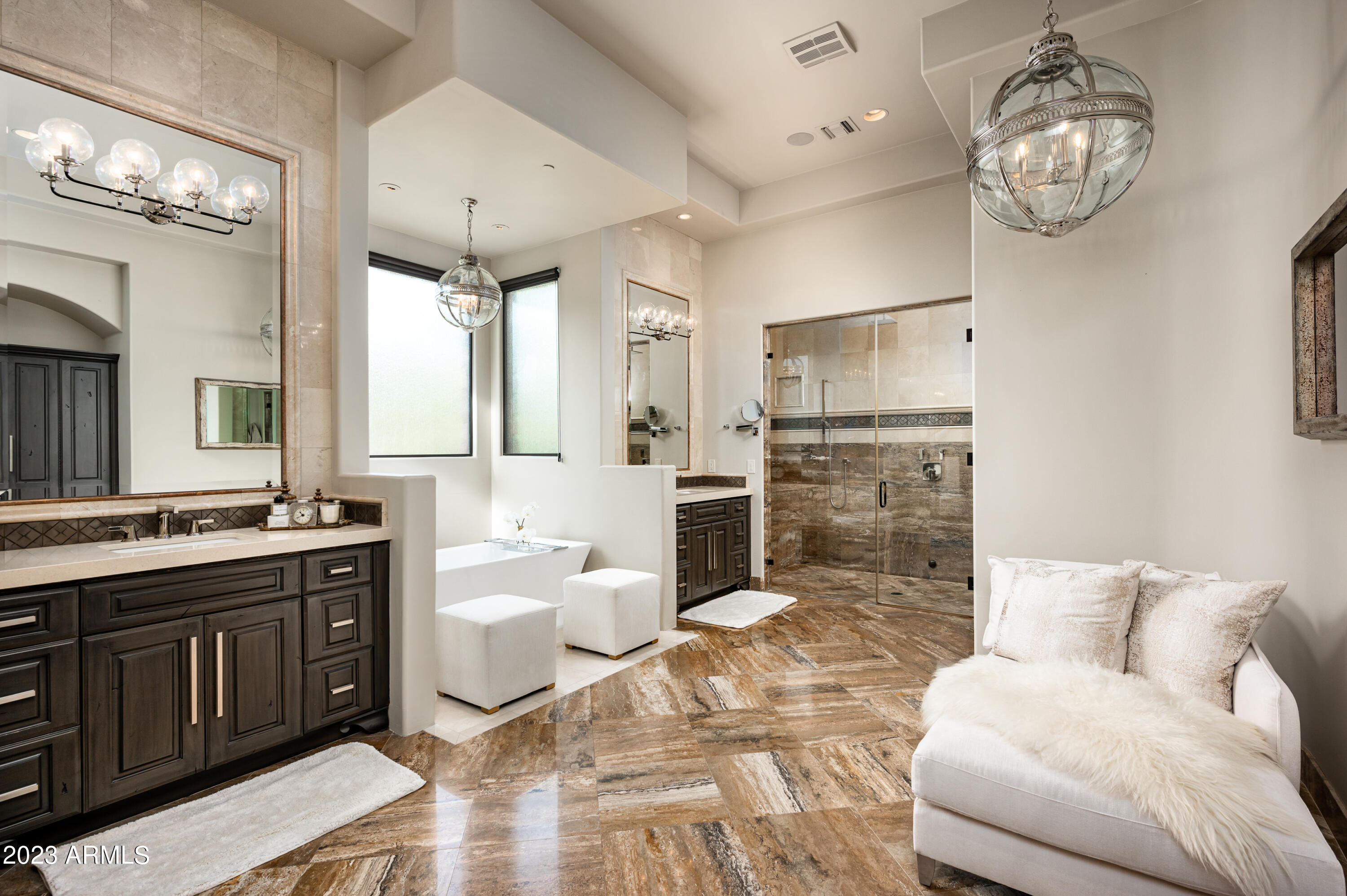 PINNACLE CANYON - Residential