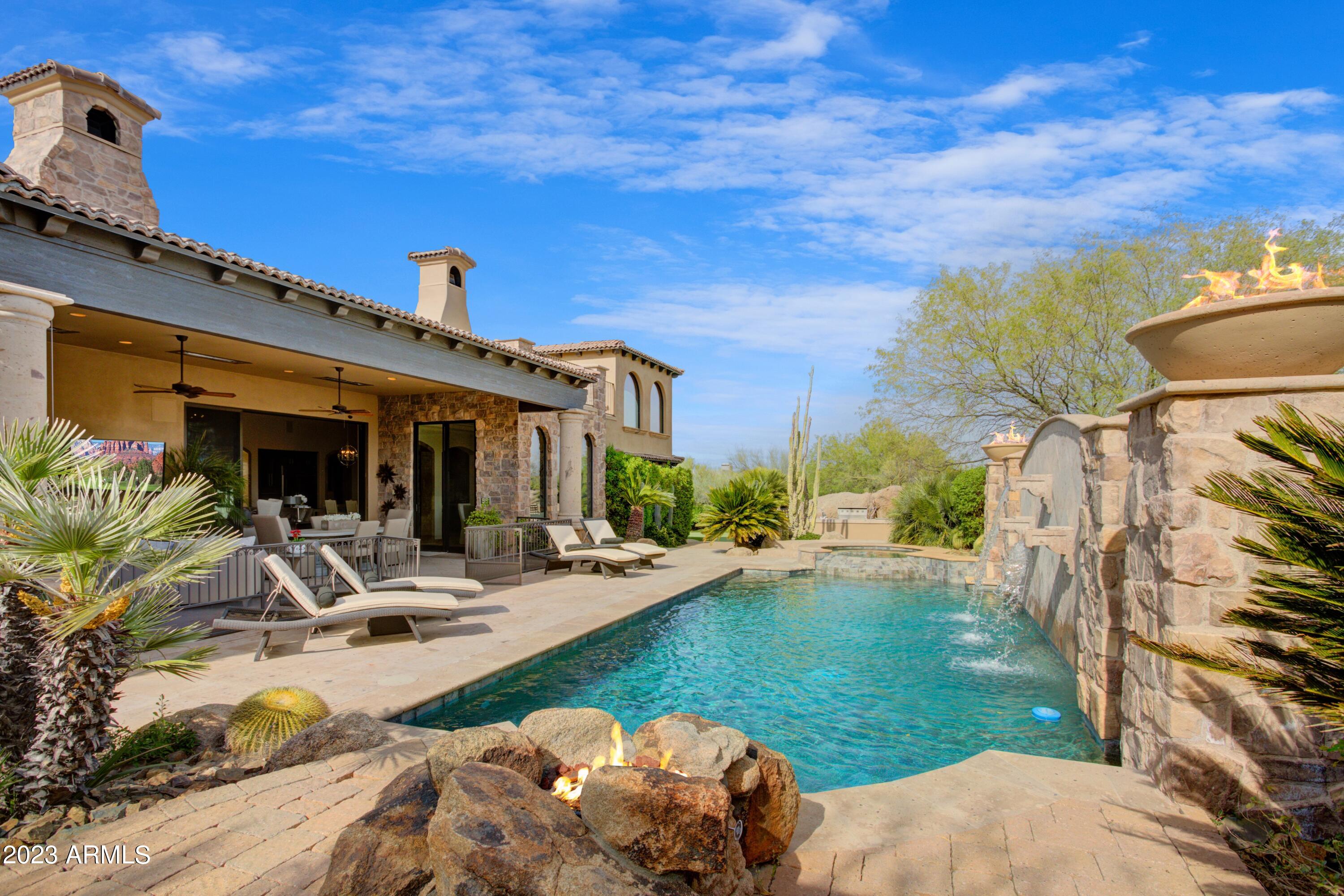 PINNACLE CANYON - Residential