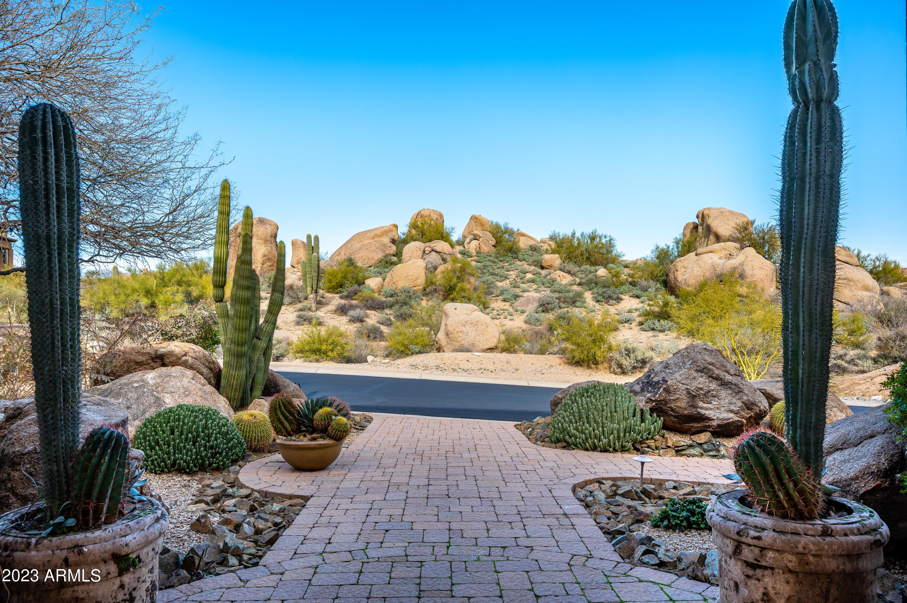 PINNACLE CANYON - Residential