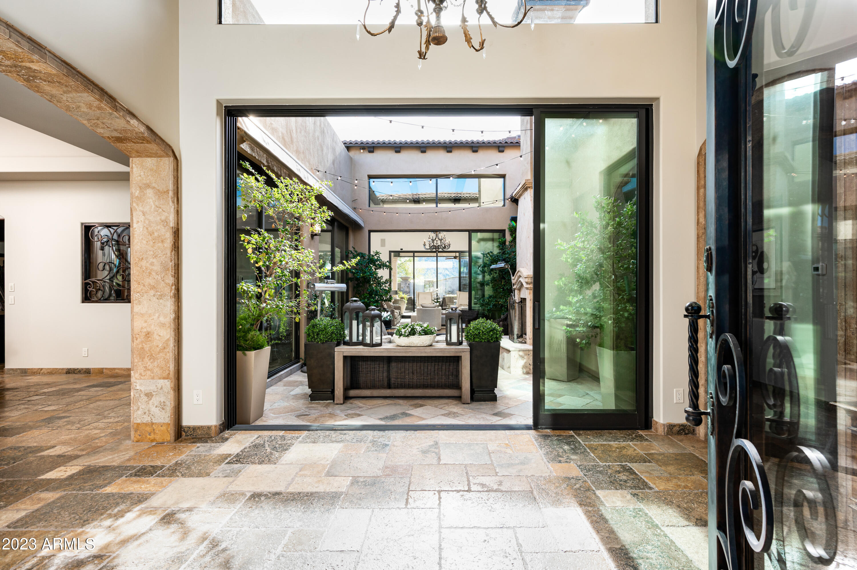PINNACLE CANYON - Residential
