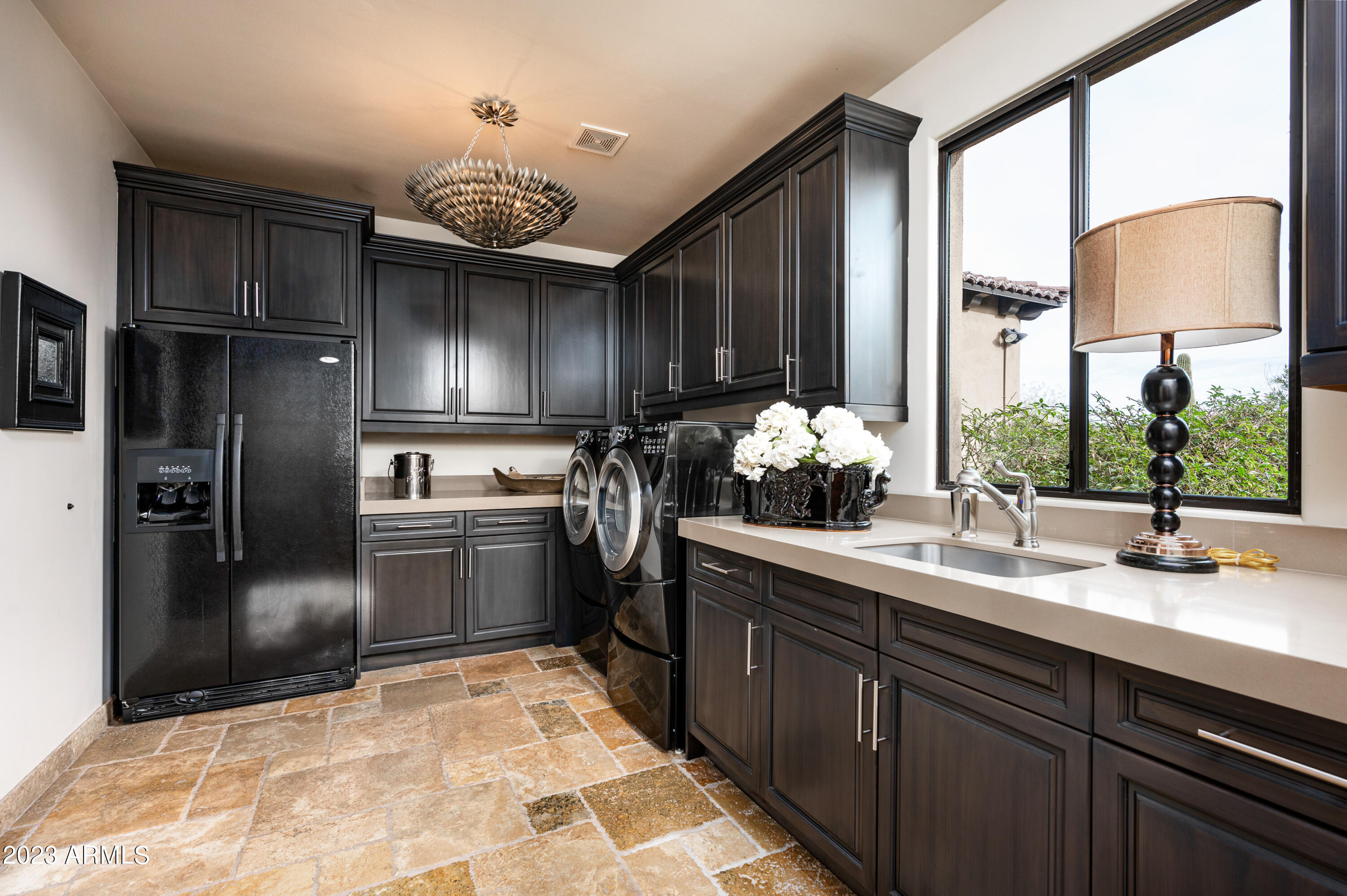 PINNACLE CANYON - Residential