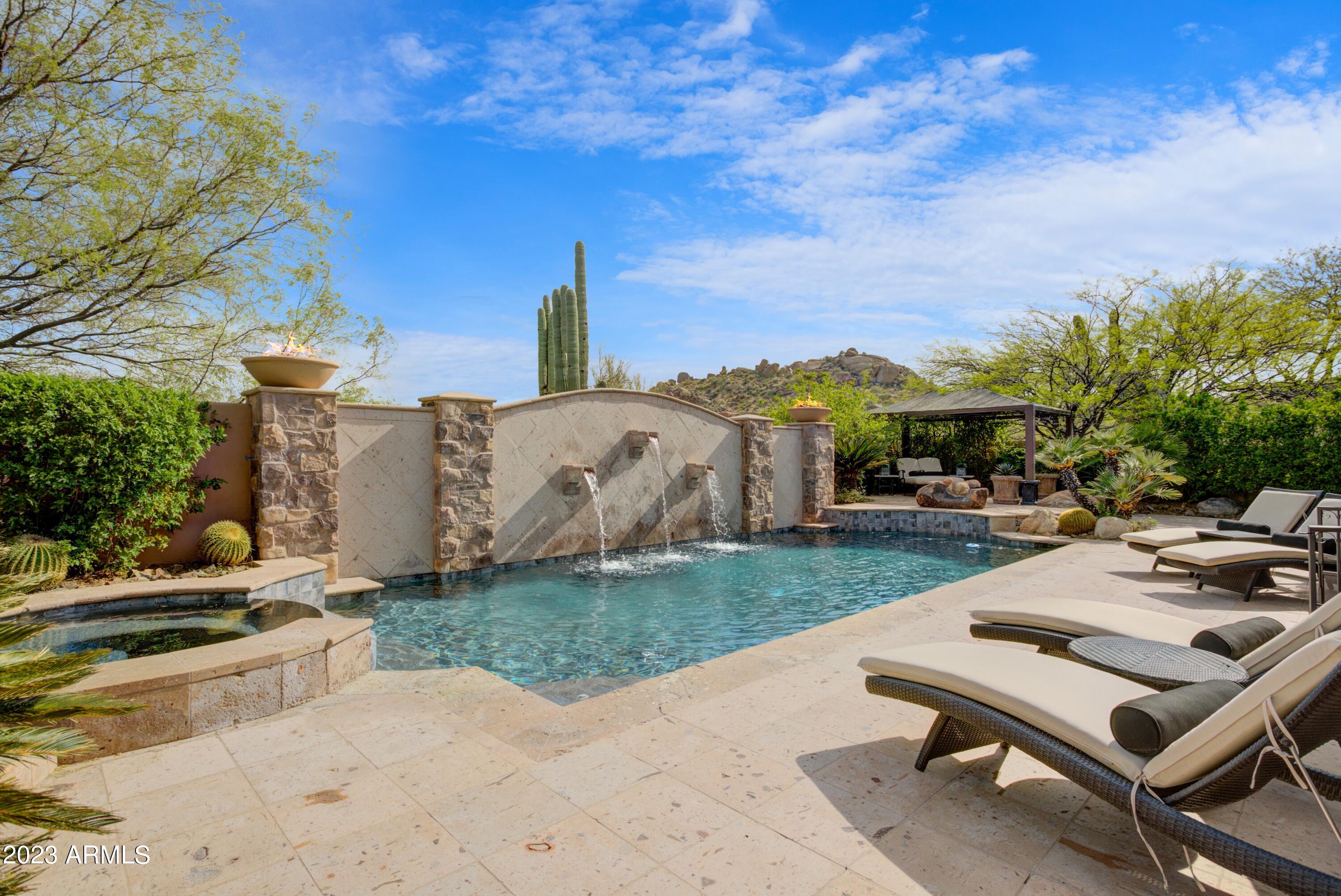 PINNACLE CANYON - Residential