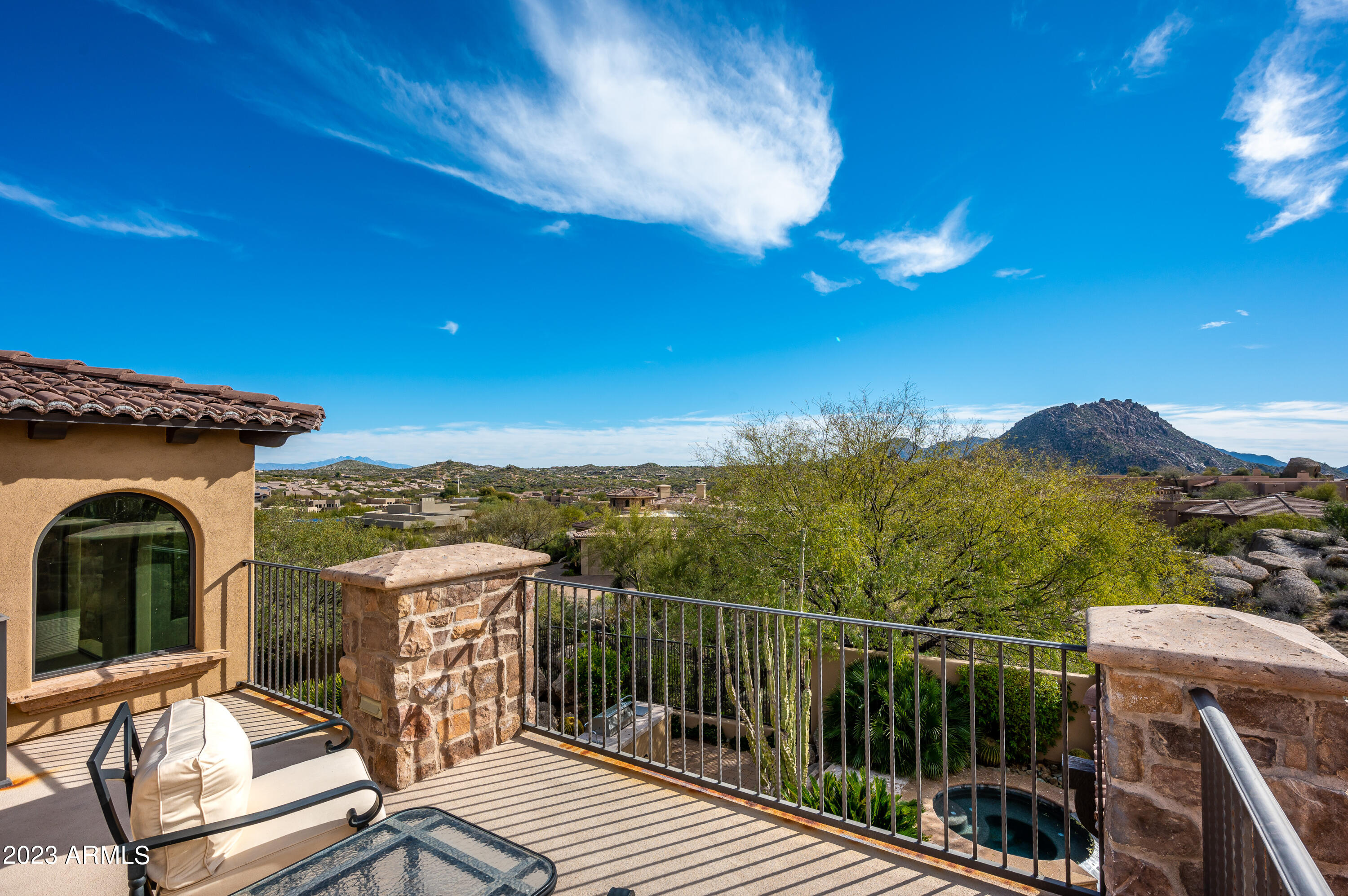 PINNACLE CANYON - Residential