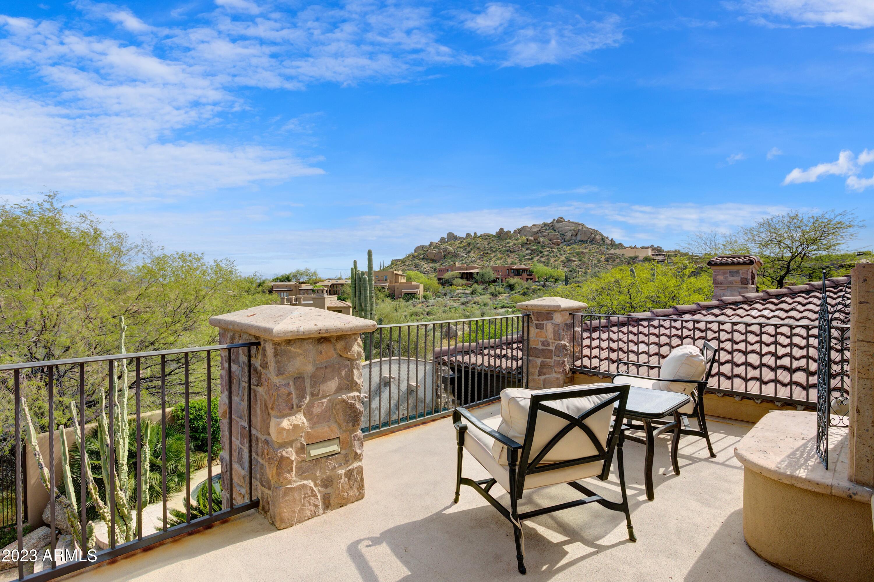 PINNACLE CANYON - Residential