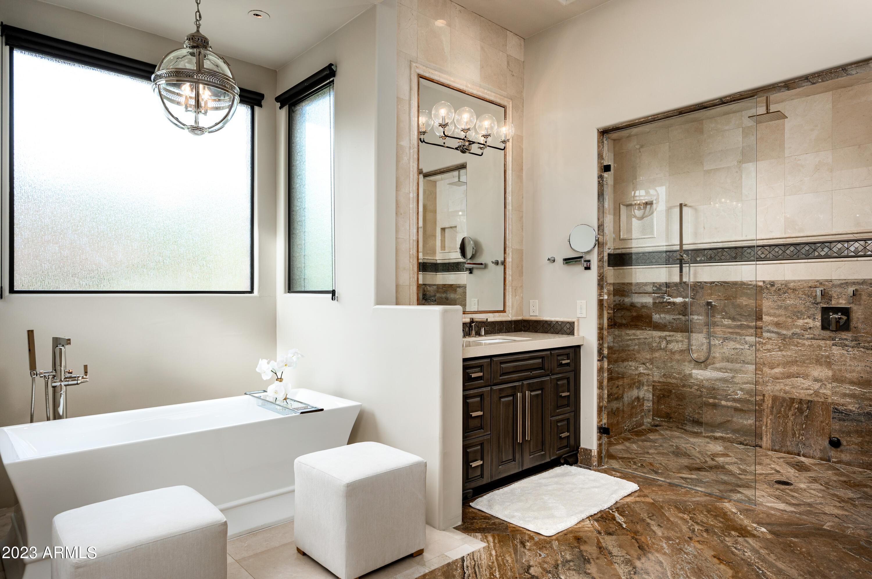 PINNACLE CANYON - Residential