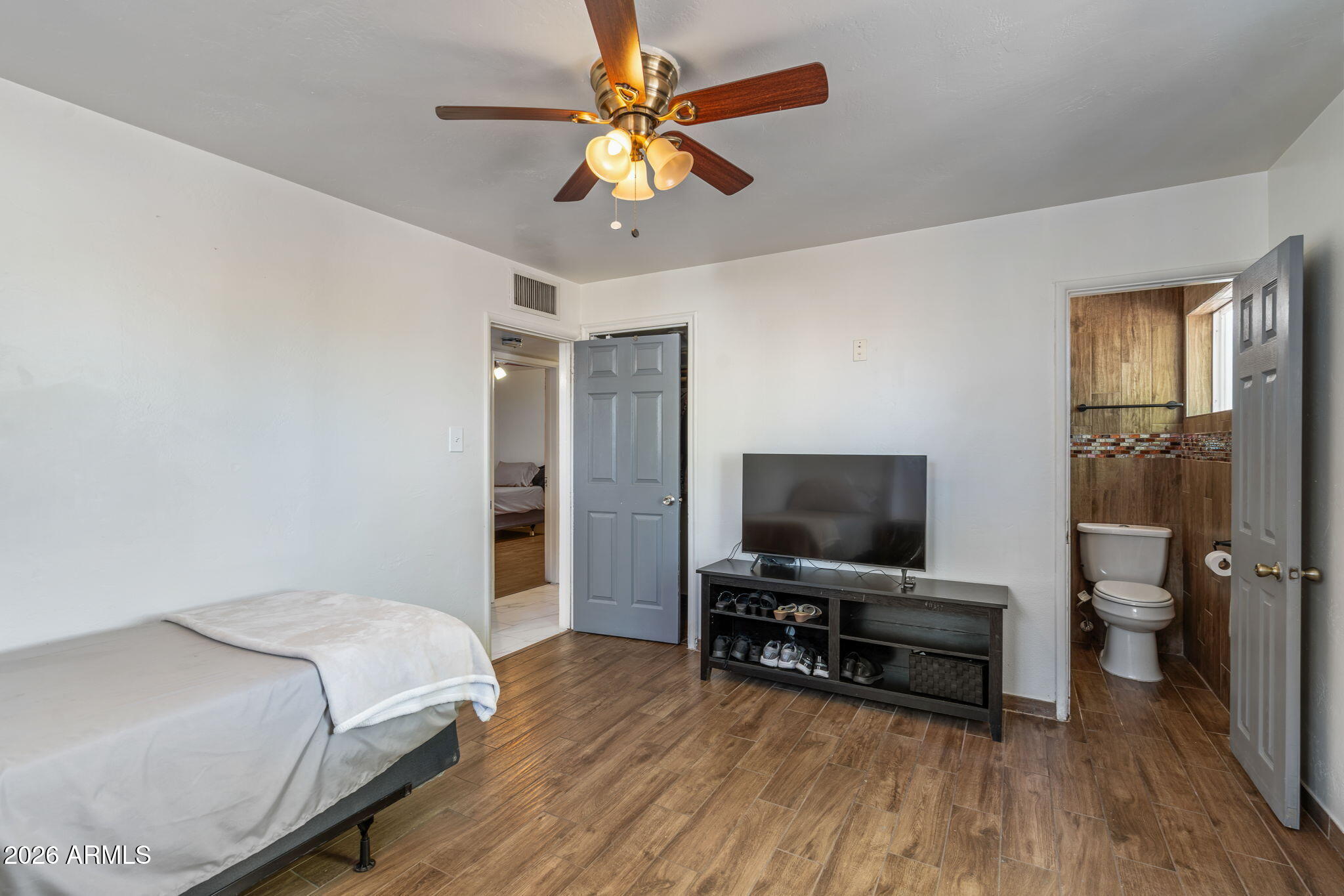 COUNTRY LIFE HOMES UNIT 1 - Residential