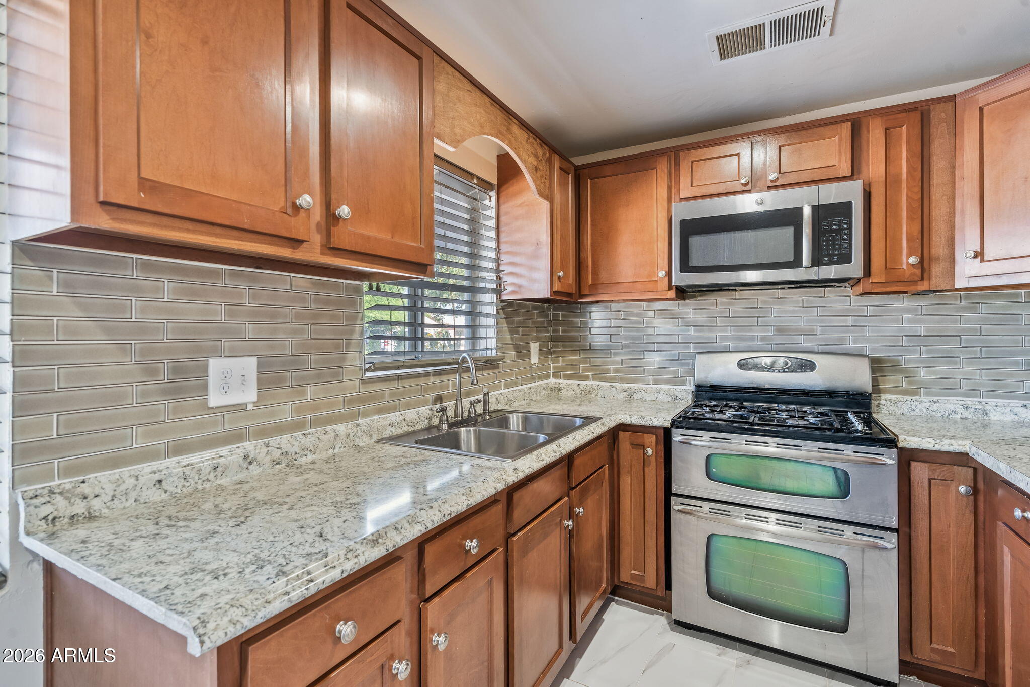 COUNTRY LIFE HOMES UNIT 1 - Residential