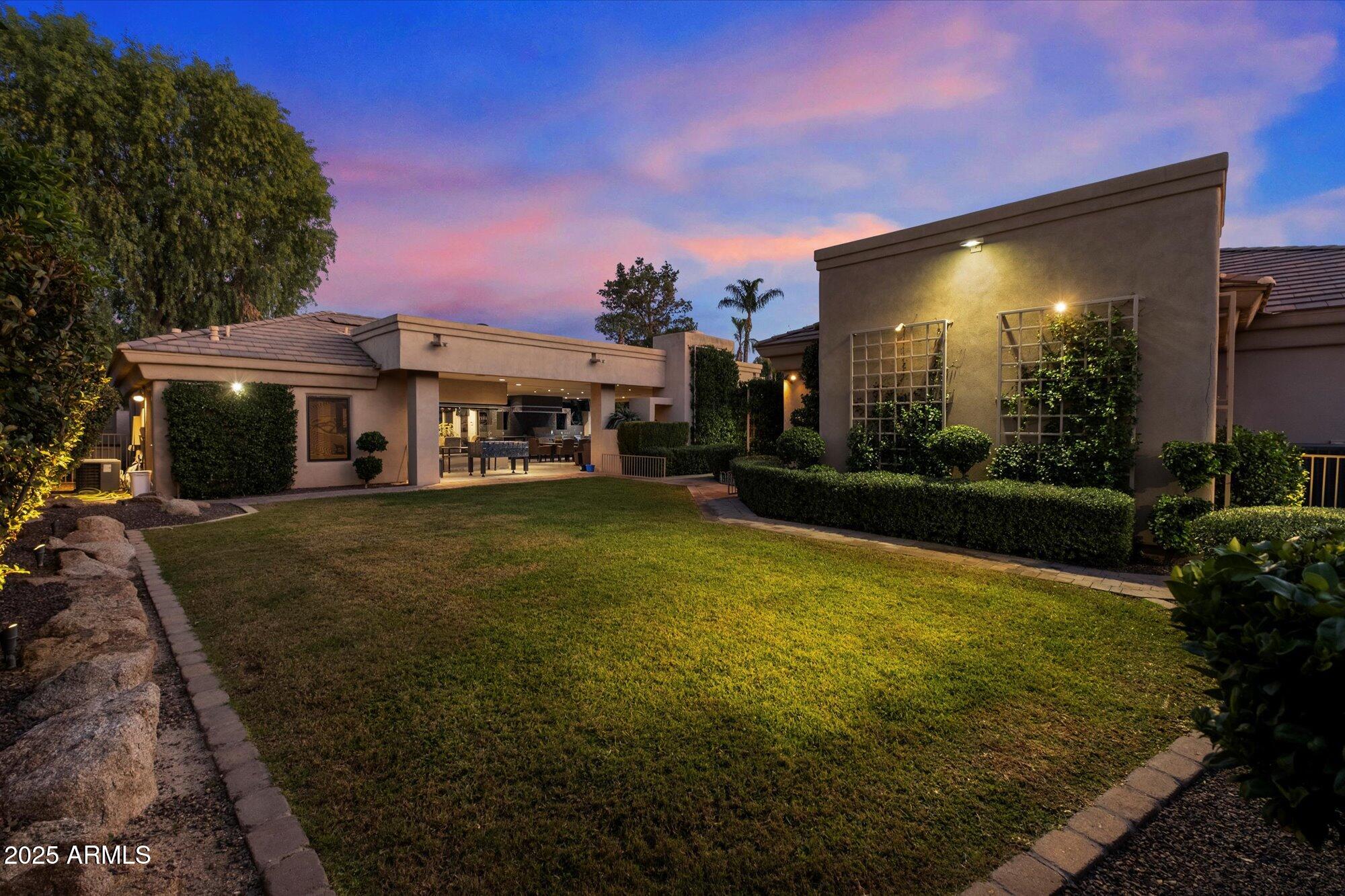 Equestrian Manor. - Residential