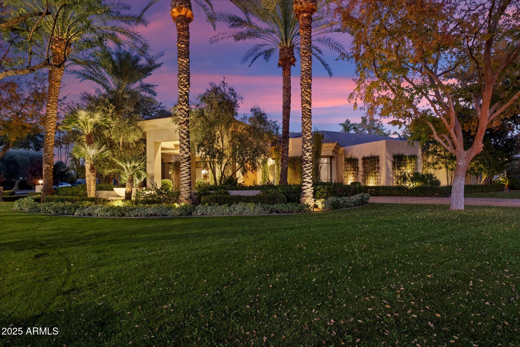 Equestrian Manor. - Residential