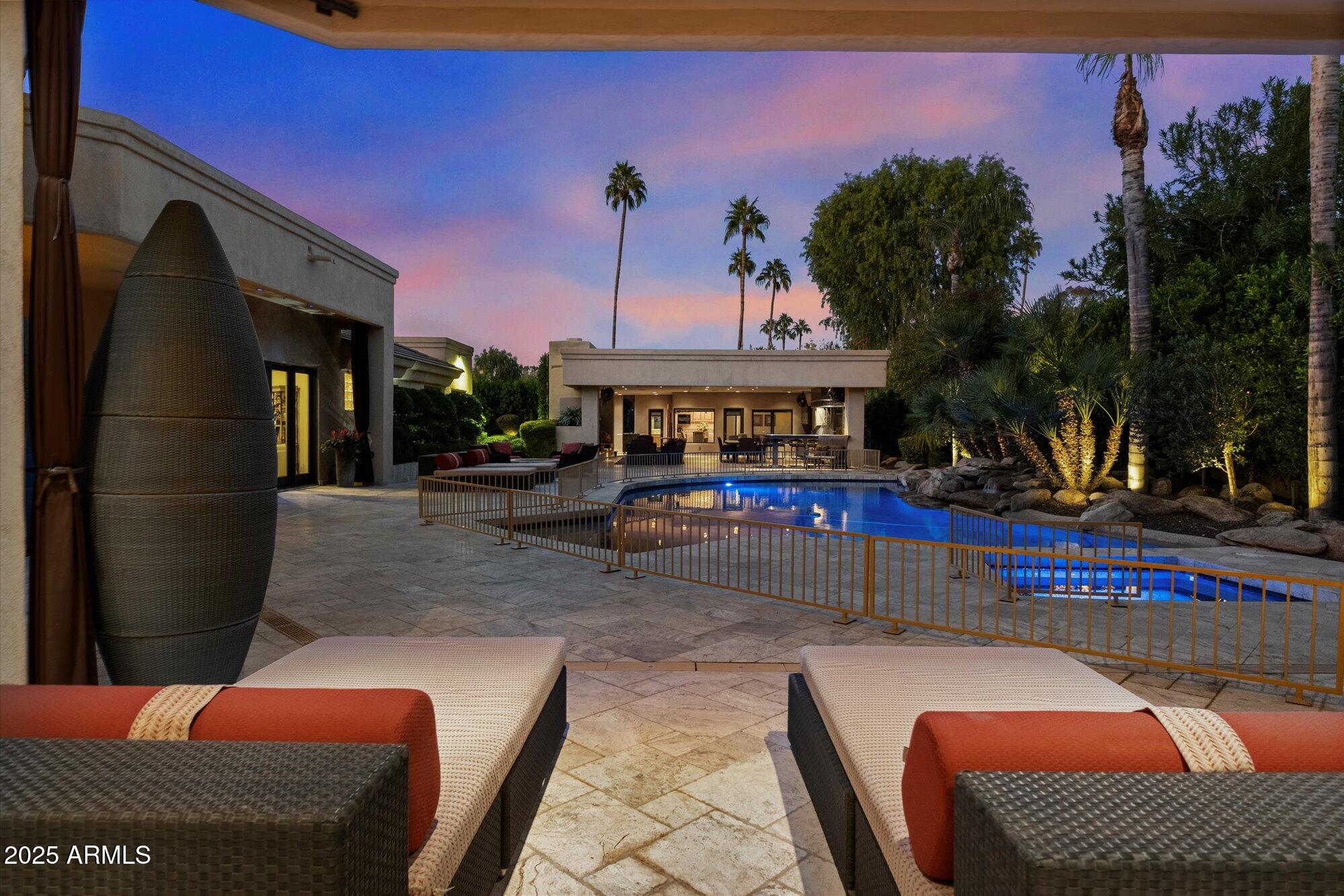 Equestrian Manor. - Residential