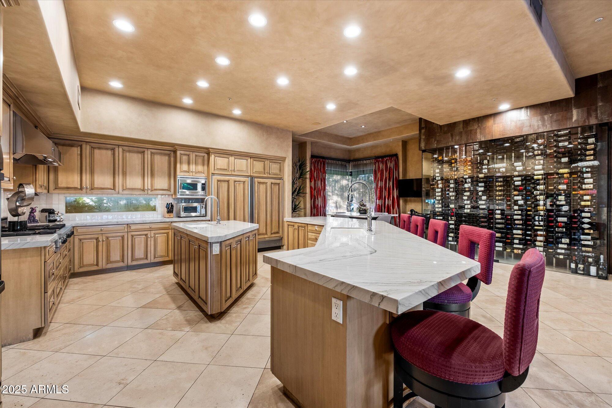 Equestrian Manor. - Residential