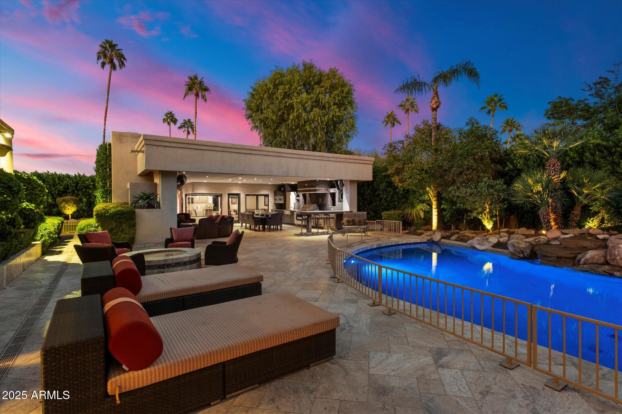 Equestrian Manor. - Residential
