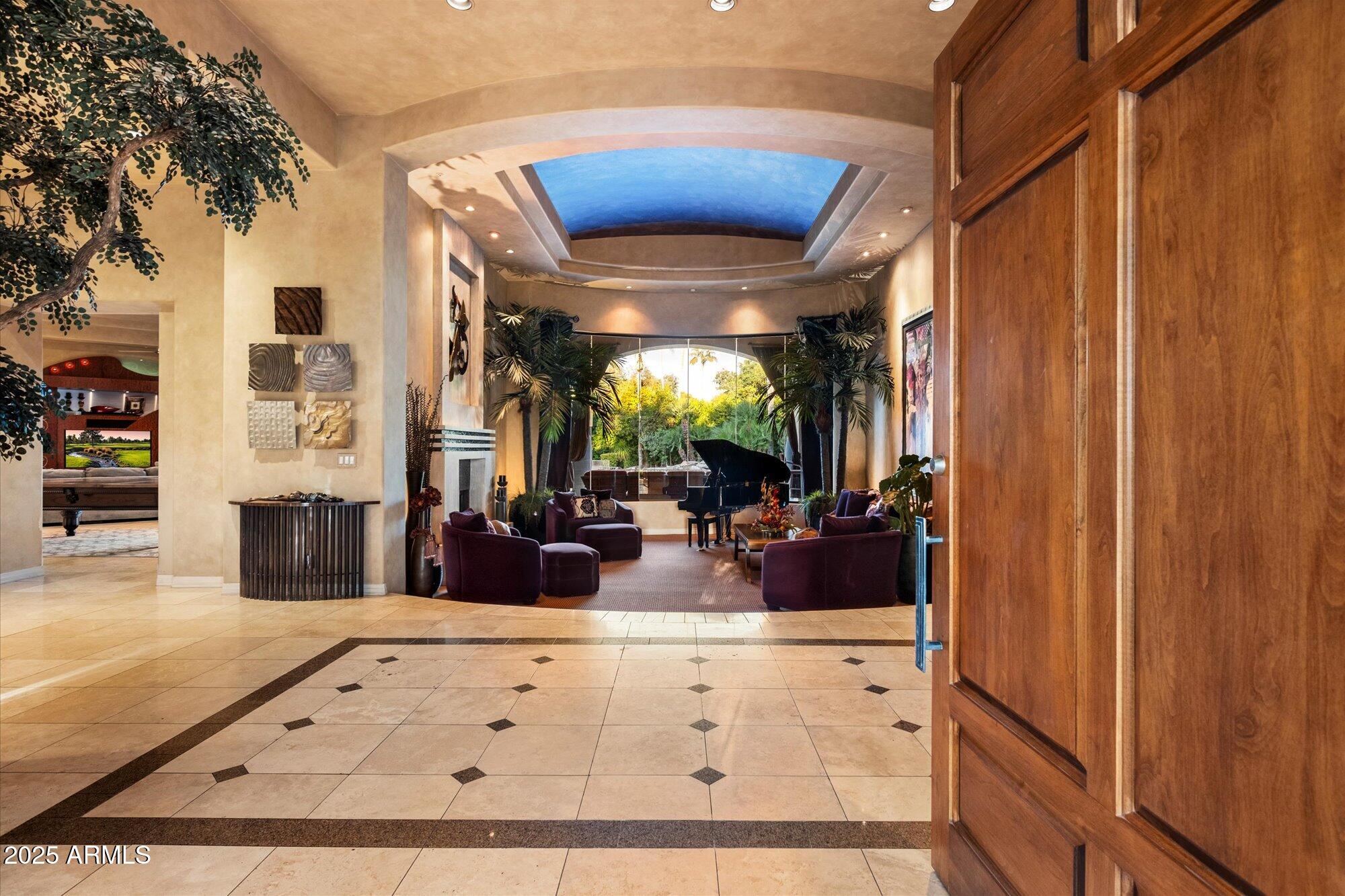 Equestrian Manor. - Residential