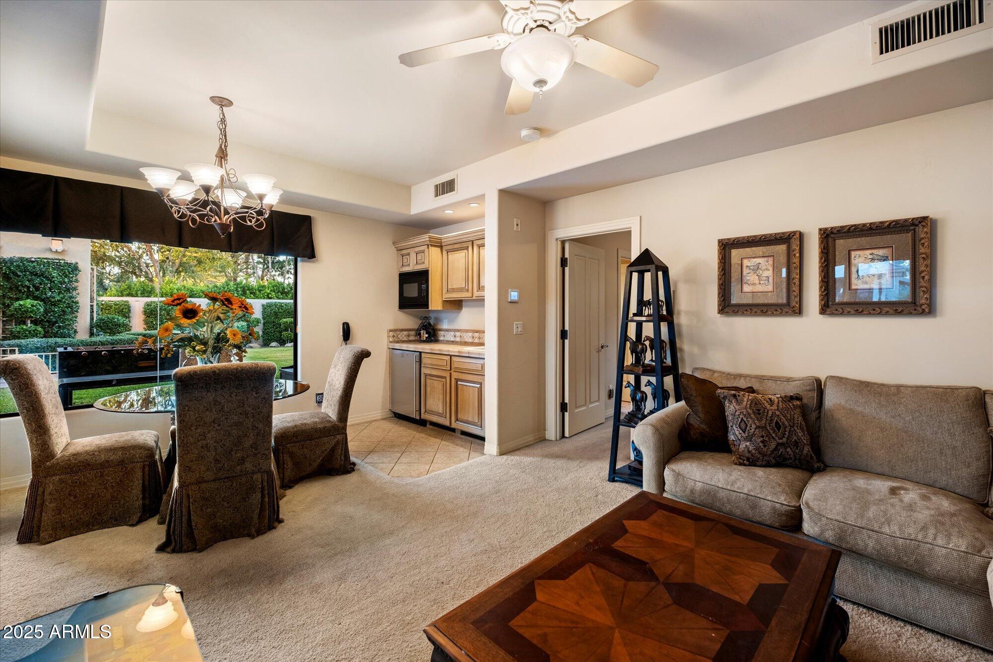 Equestrian Manor. - Residential