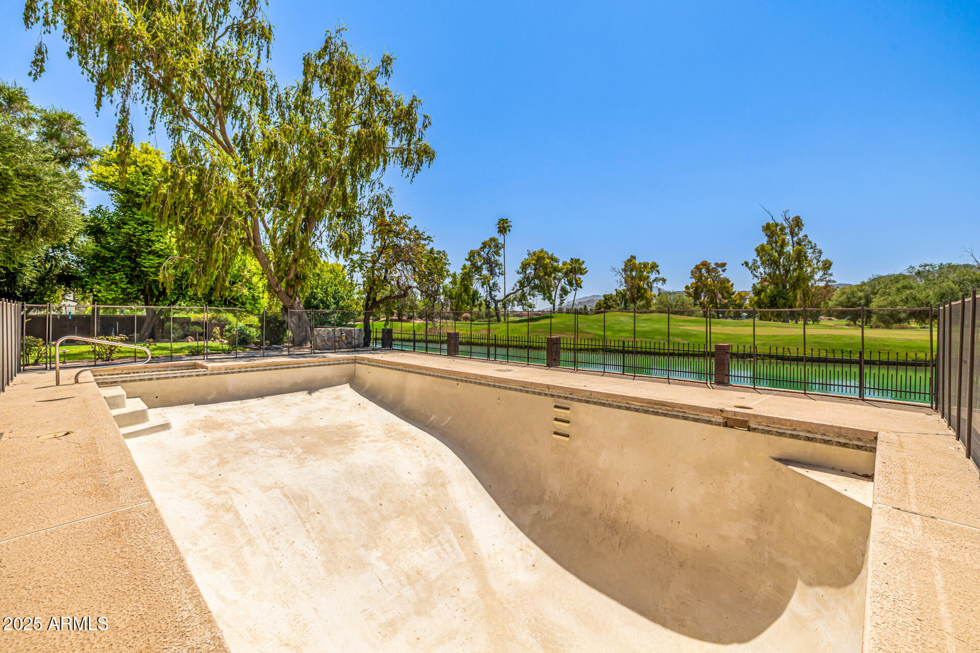 CAMELBACK COUNTRY CLUB ESTATES 4 - Residential