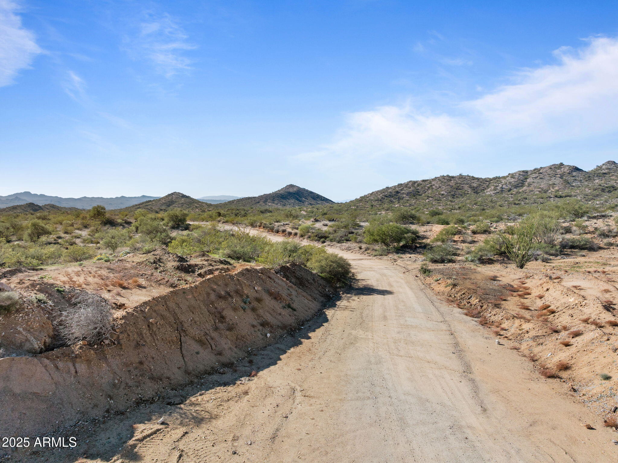 41.3 Acres with private well & generator - Land