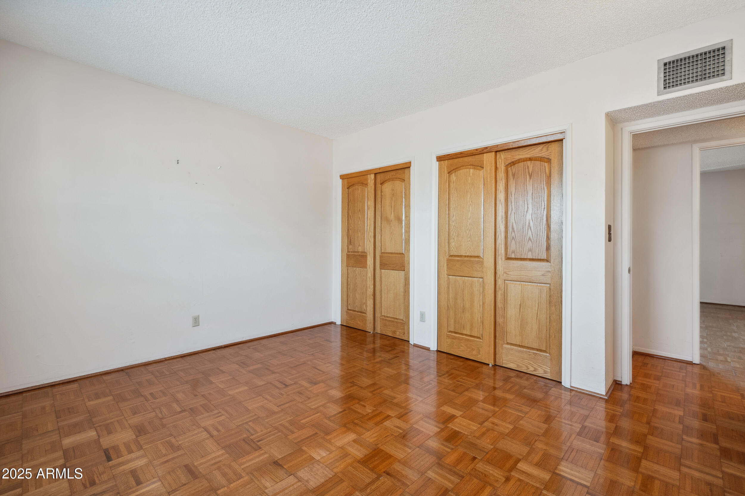 TOWN & COUNTRY ESTATES 3 - Residential