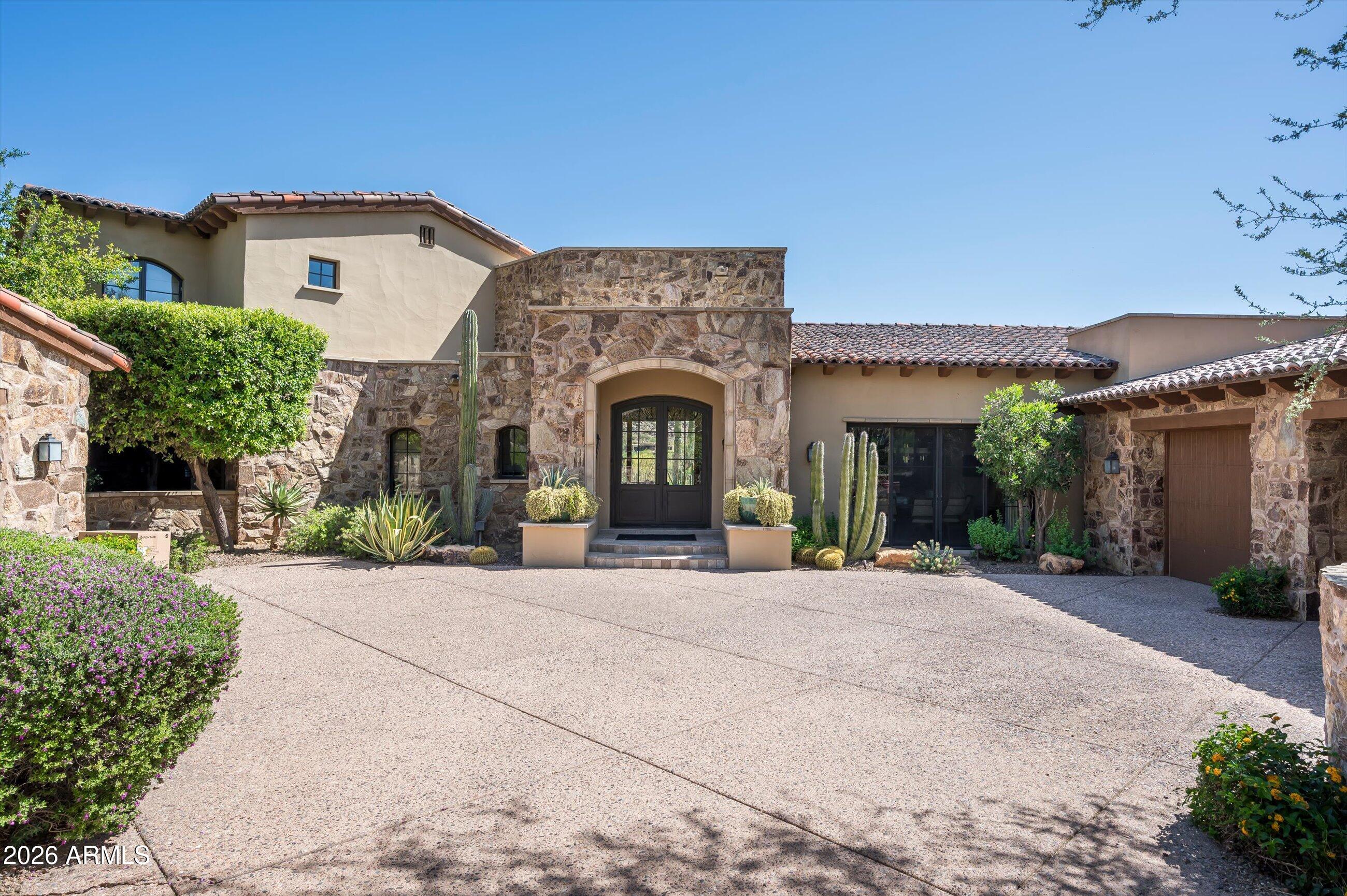 ESTANCIA - Residential