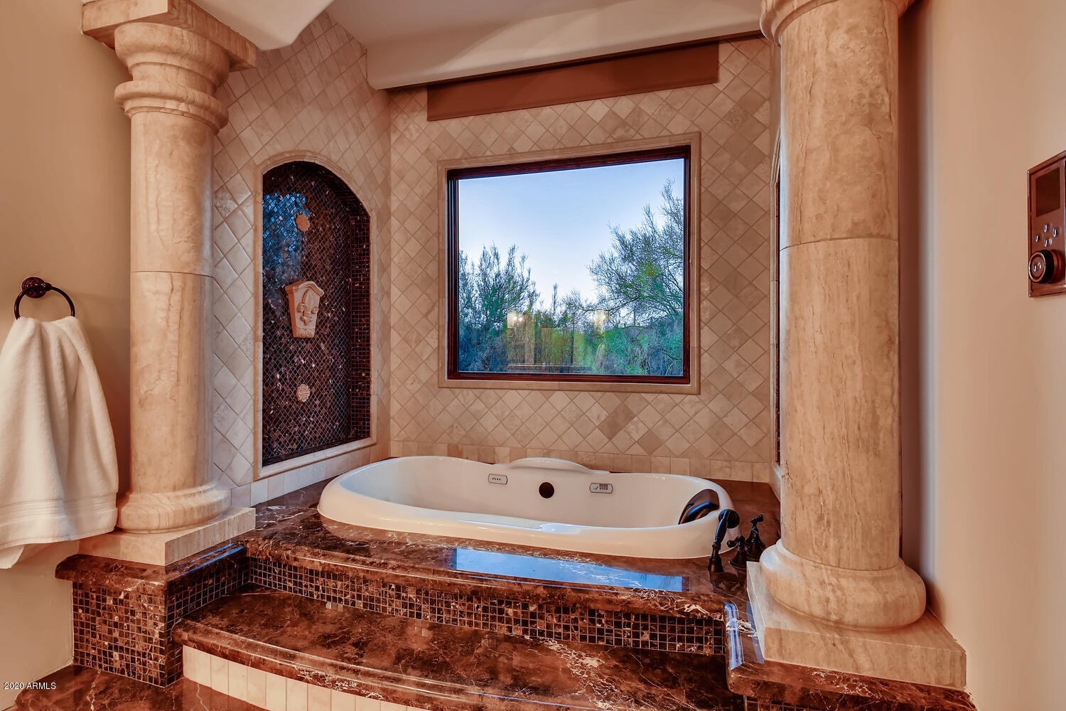 DESERT SKYLINE ESTATES - Residential