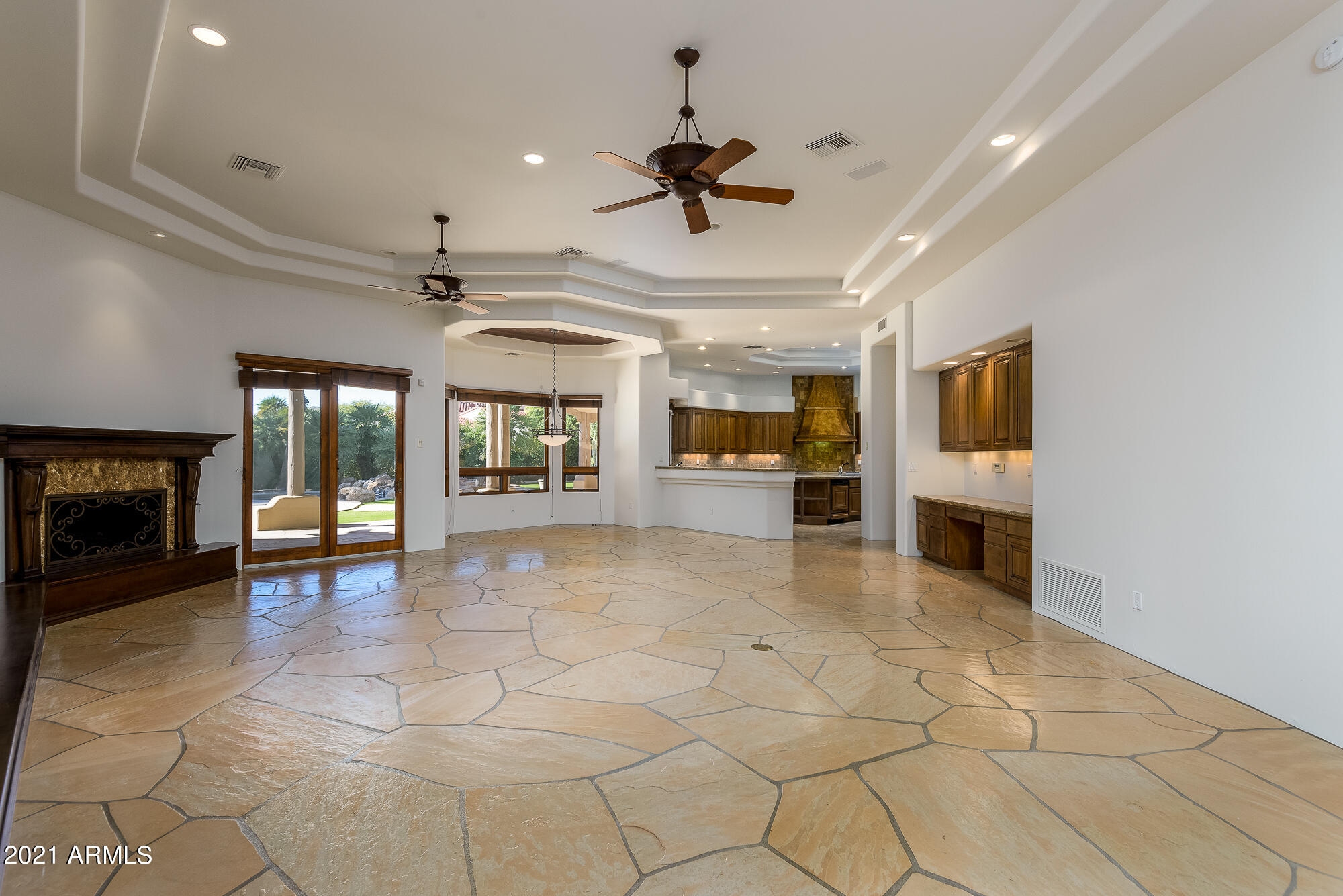 HIDDEN PARADISE - Residential