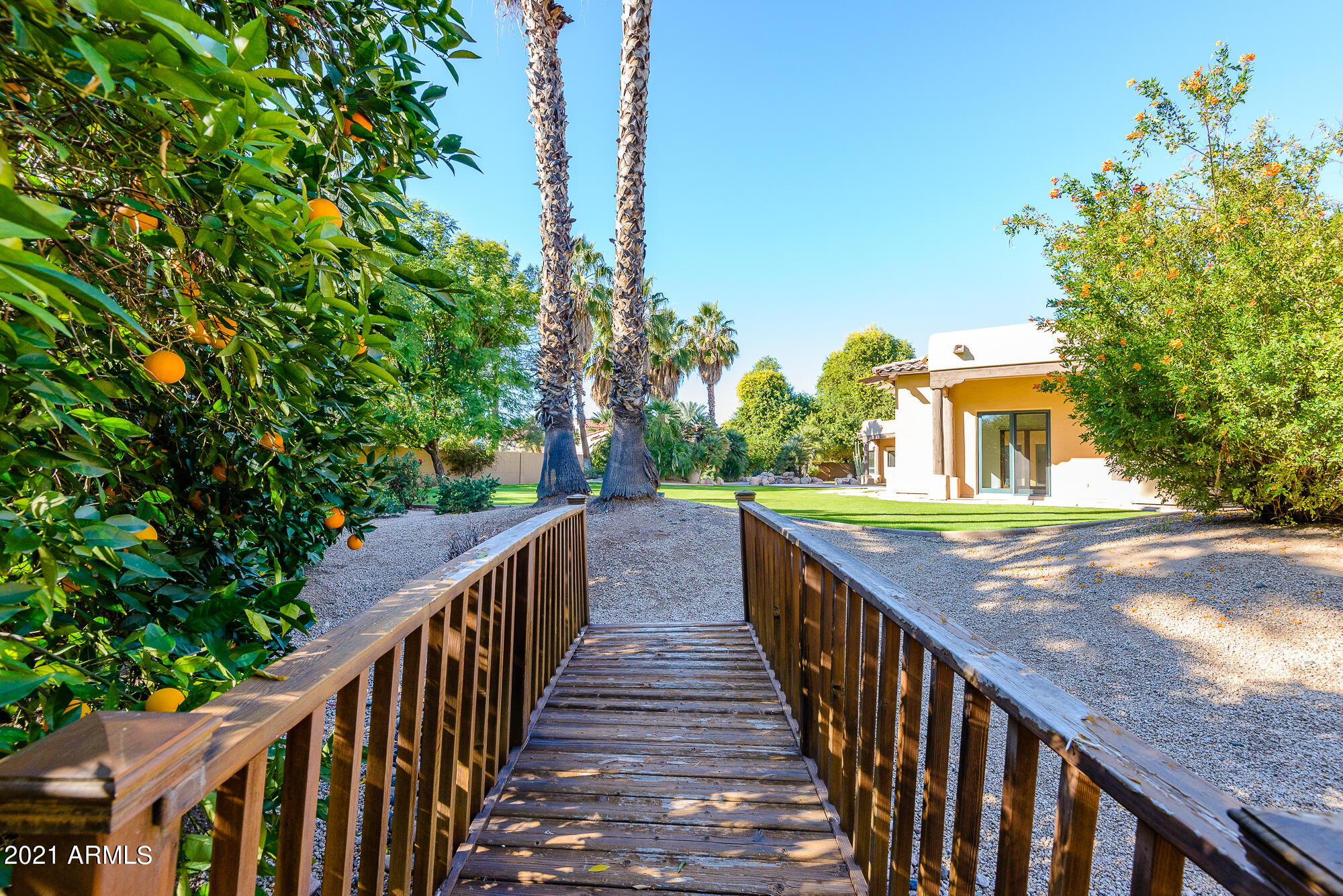 HIDDEN PARADISE - Residential